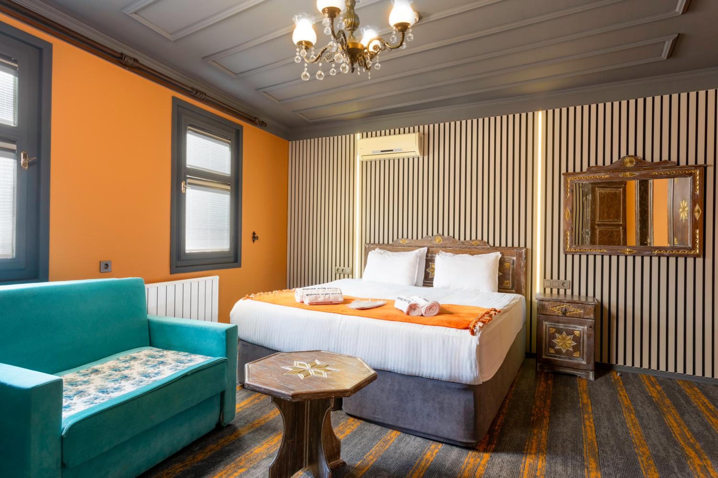 Deluxe Double Room with Extra Bed photo 3