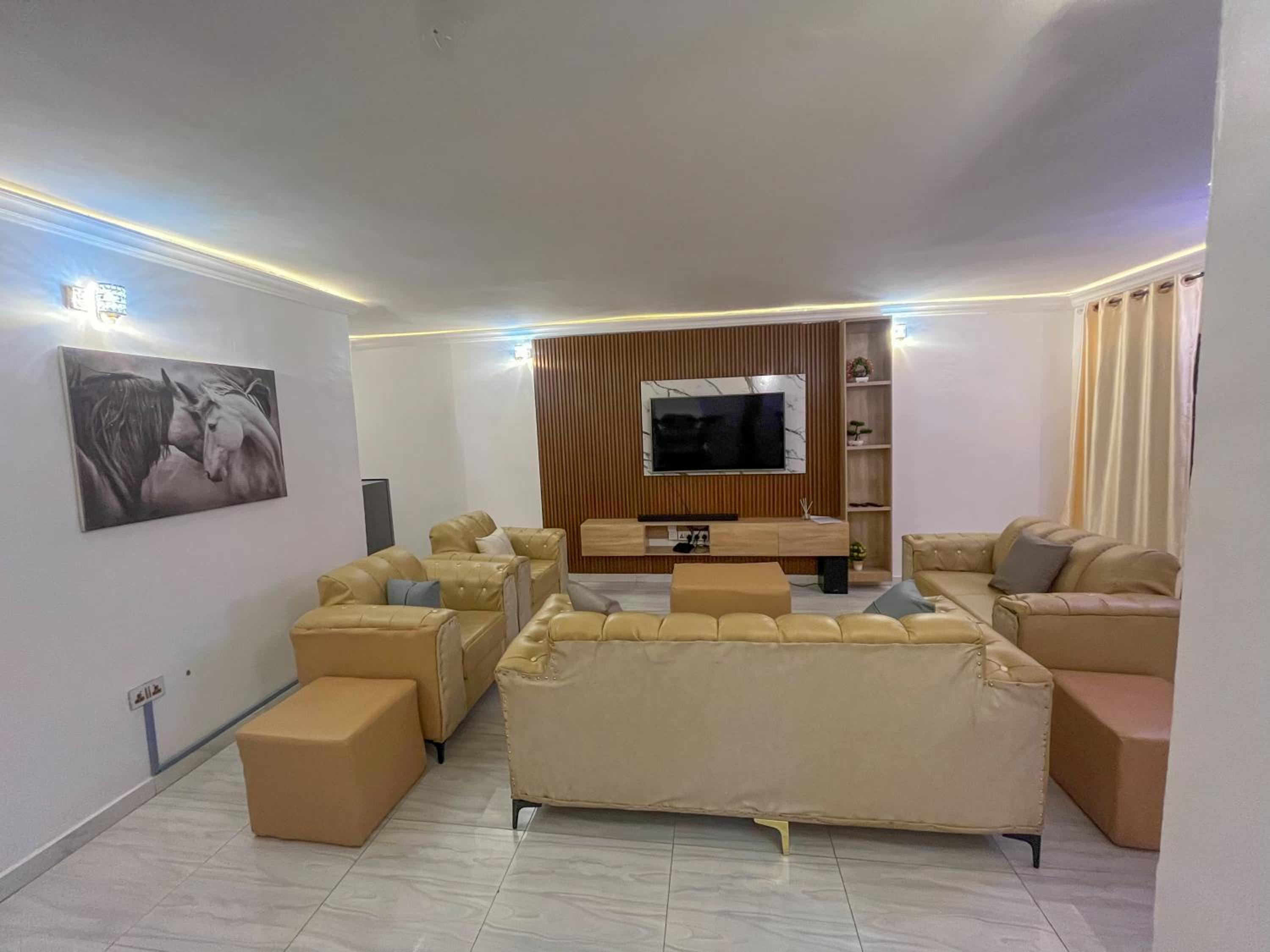 Two-Bedroom Deluxe Apartment with Garden View photo 1
