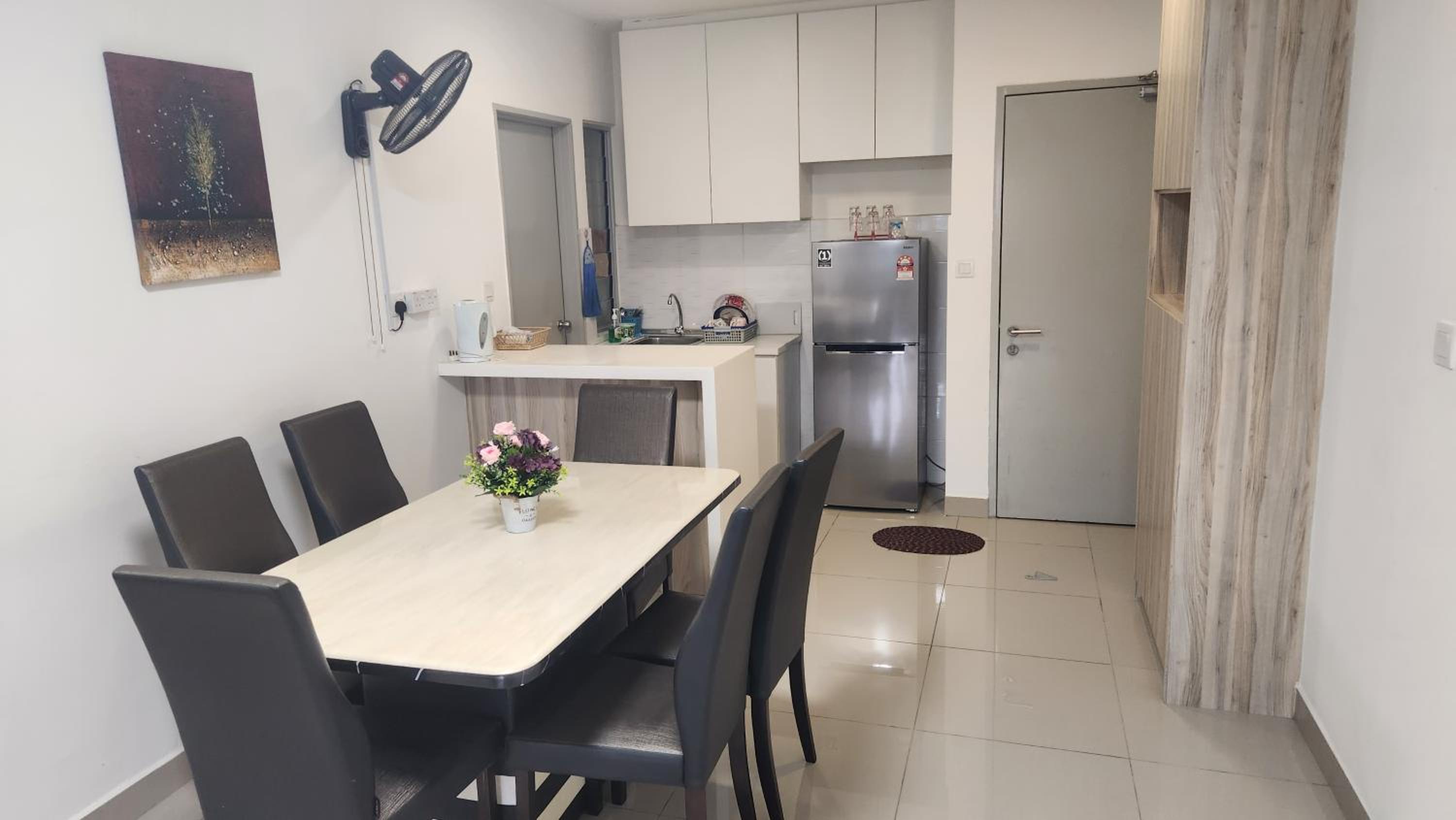 Apartment photo 2
