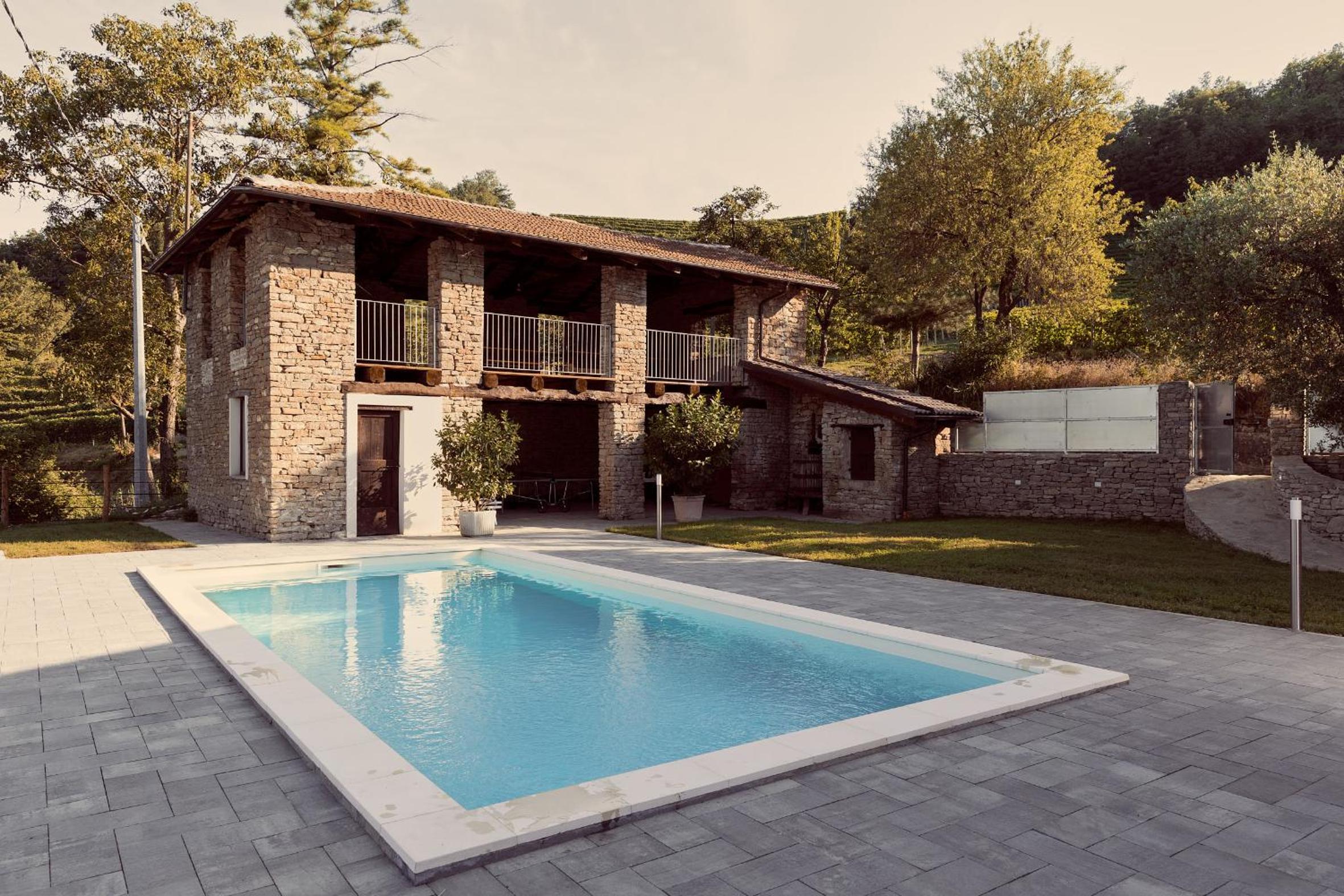 Double Room With Pool View photo 3
