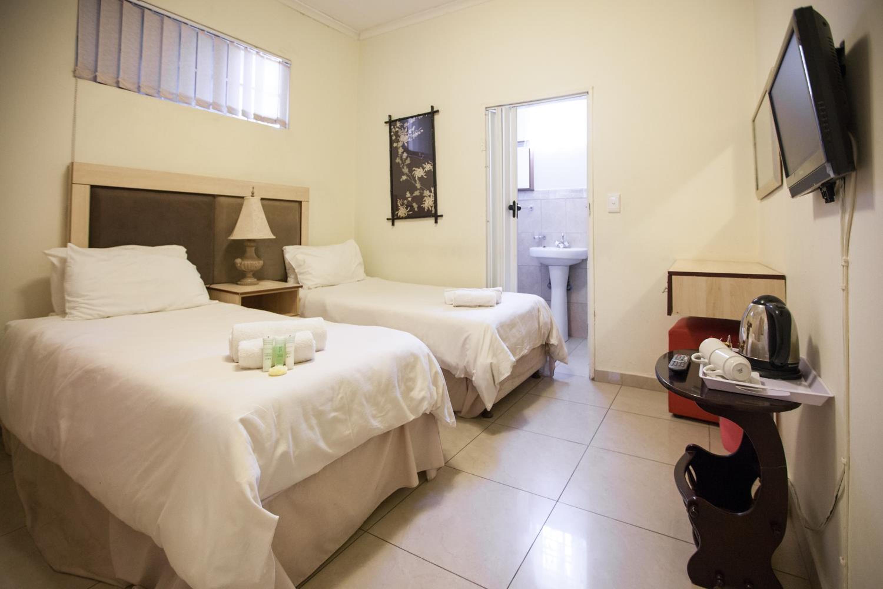 Small Double or Twin Room photo 1