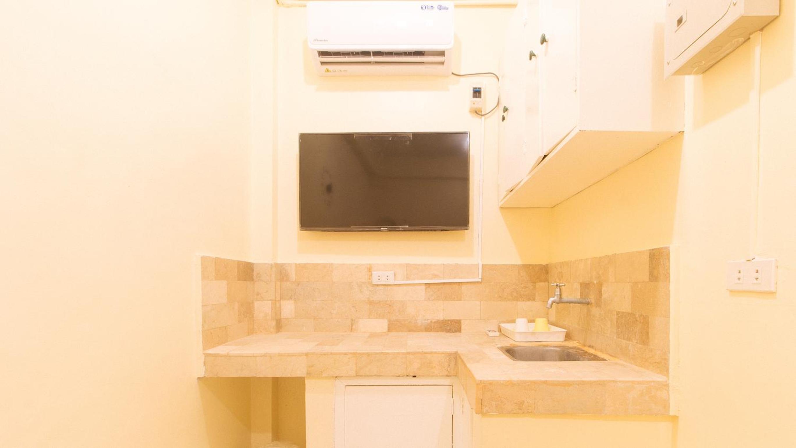 Double Room - Photo 8