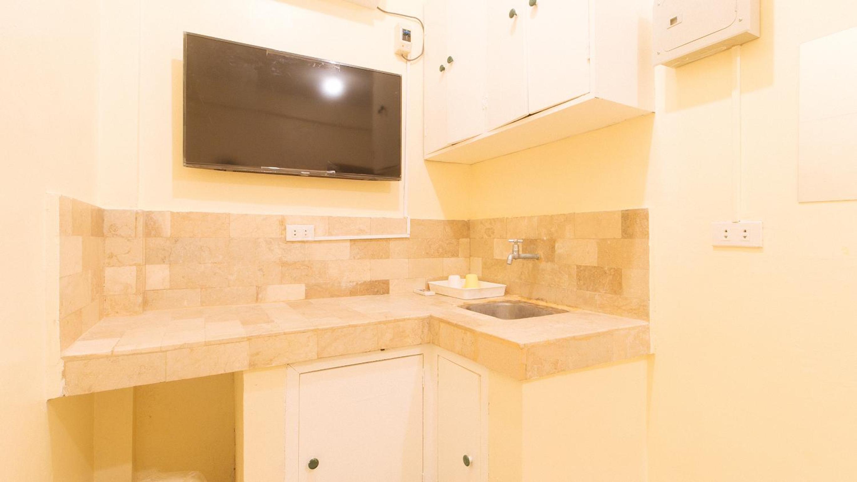 Double Room - Photo 9