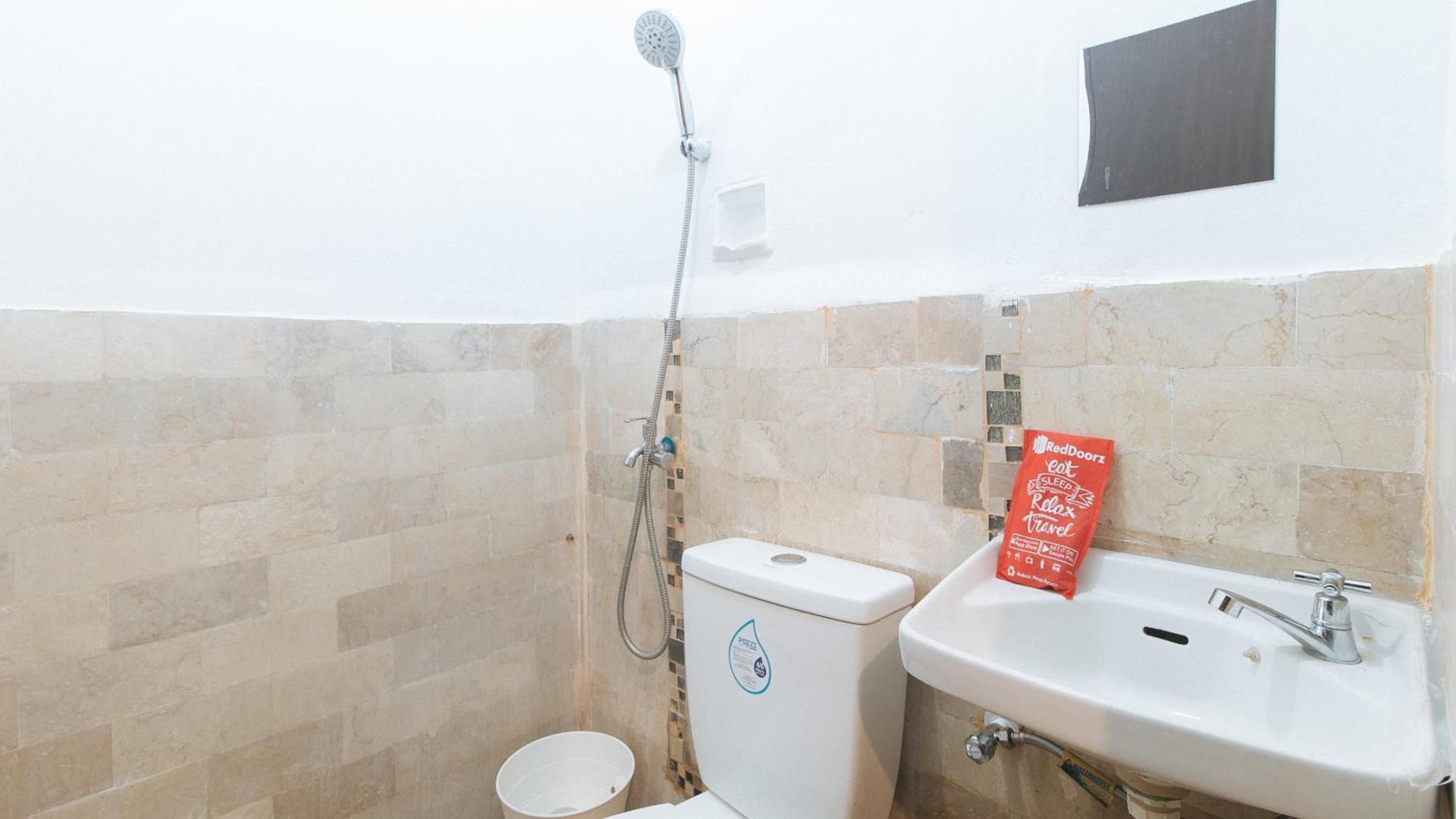 Double Room - Photo 10