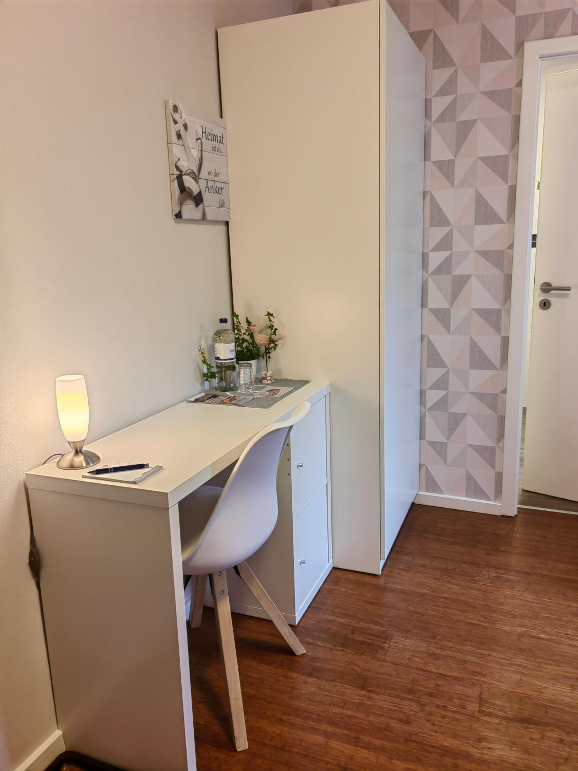 Single Room with Private Bathroom photo 3
