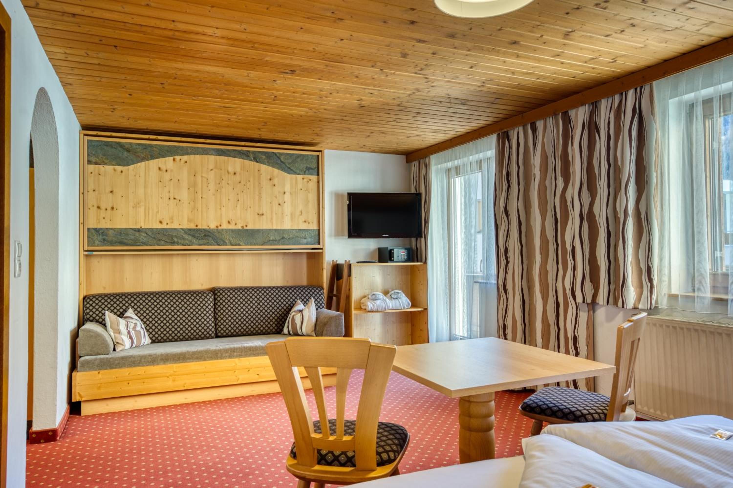 Economy Double Room - Annex Building photo 3