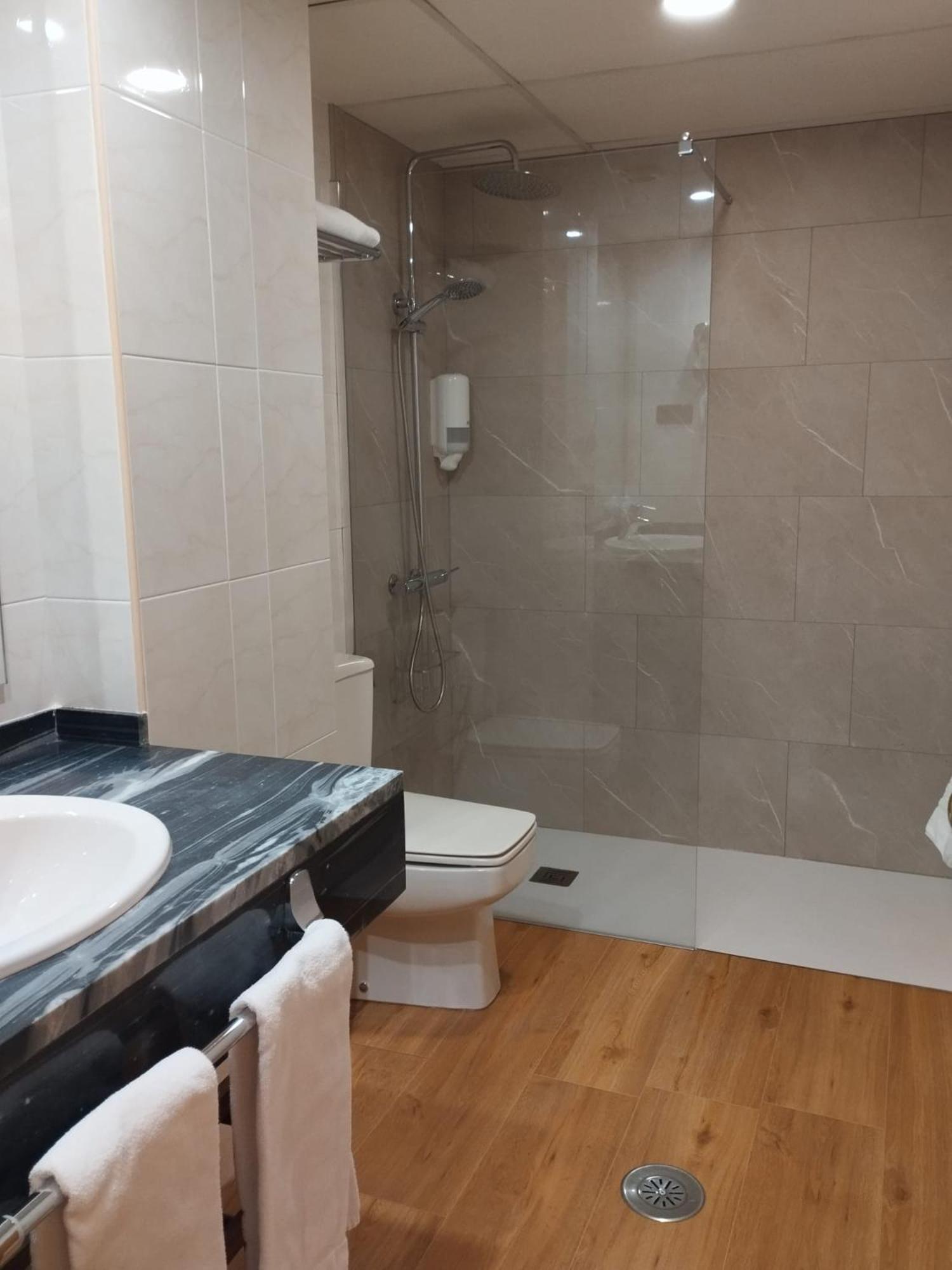 Triple Room - Photo 14