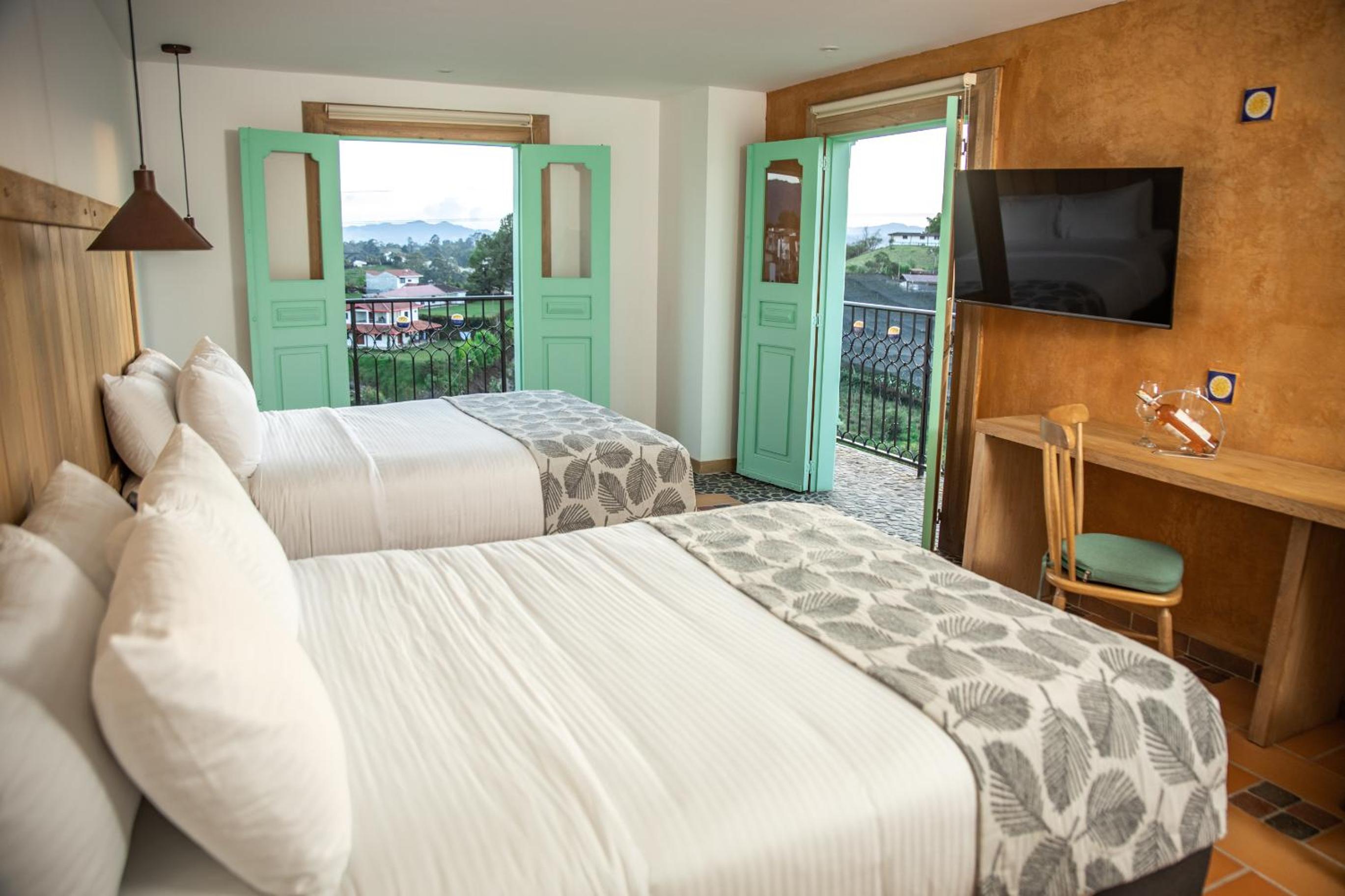 Standard Twin Room photo 2