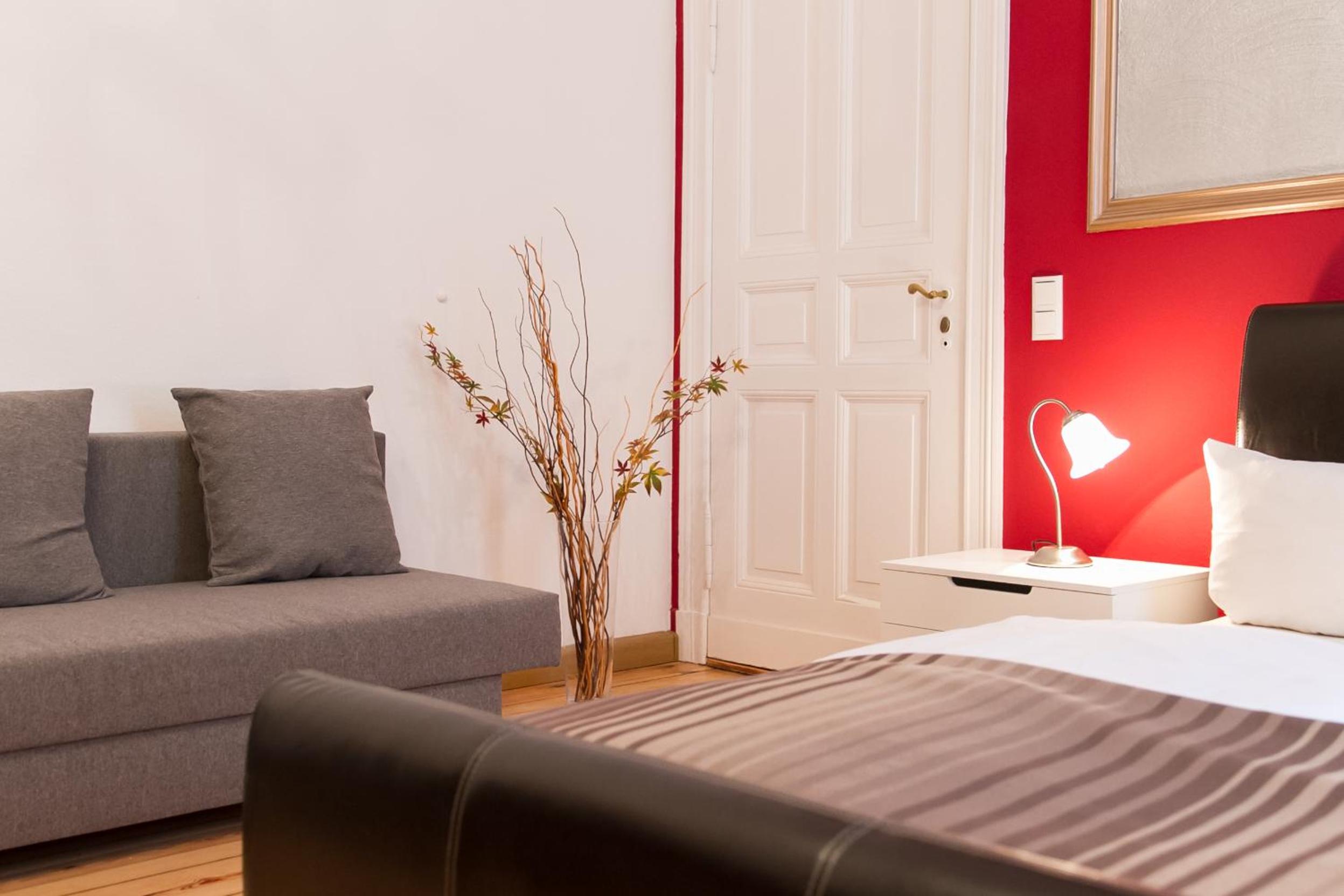 Studio Apartment photo 1