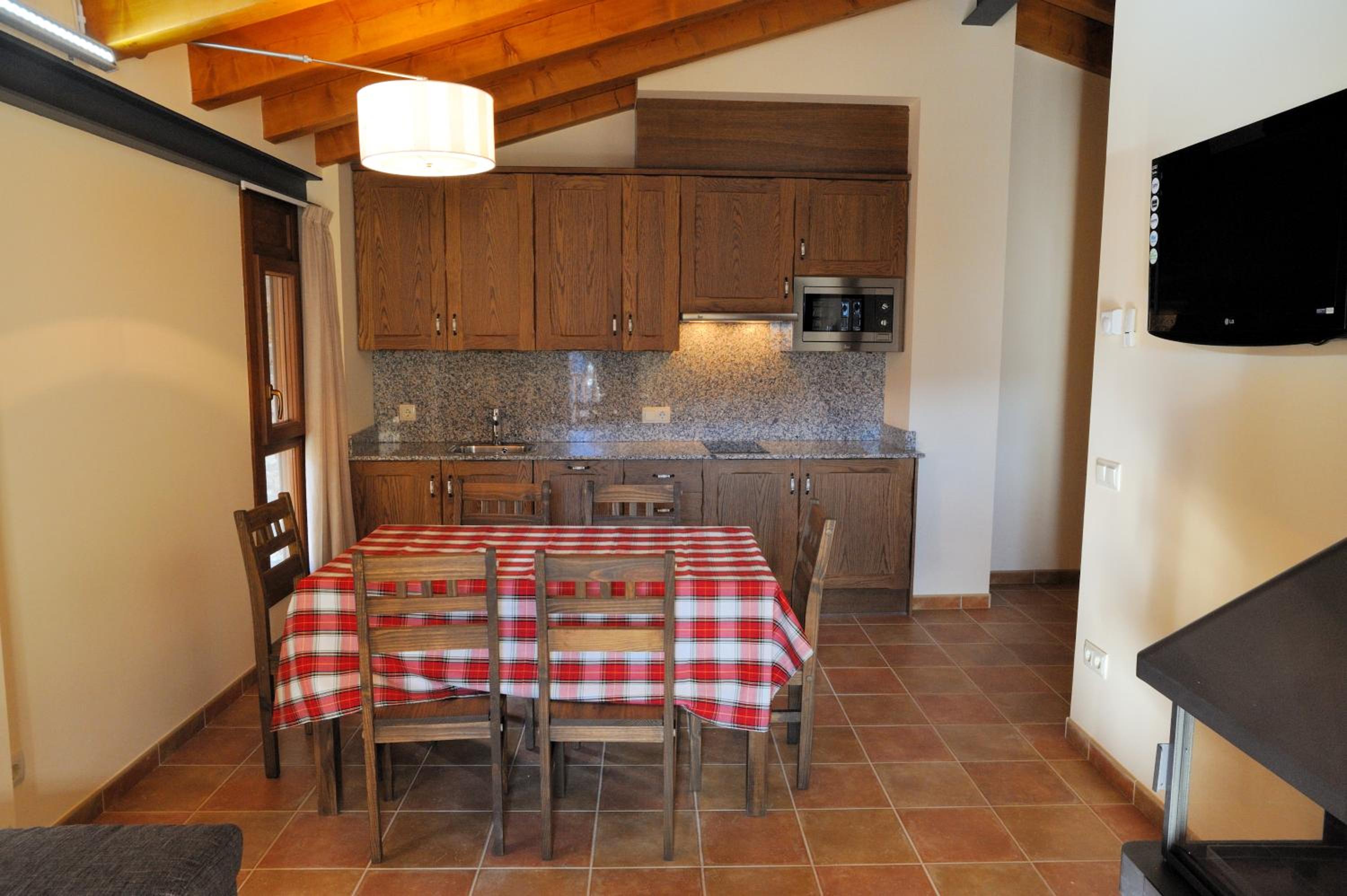 One-Bedroom Apartment - Photo 6