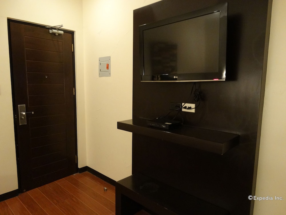 Executive Room, 1 King Bed, Accessible photo 3
