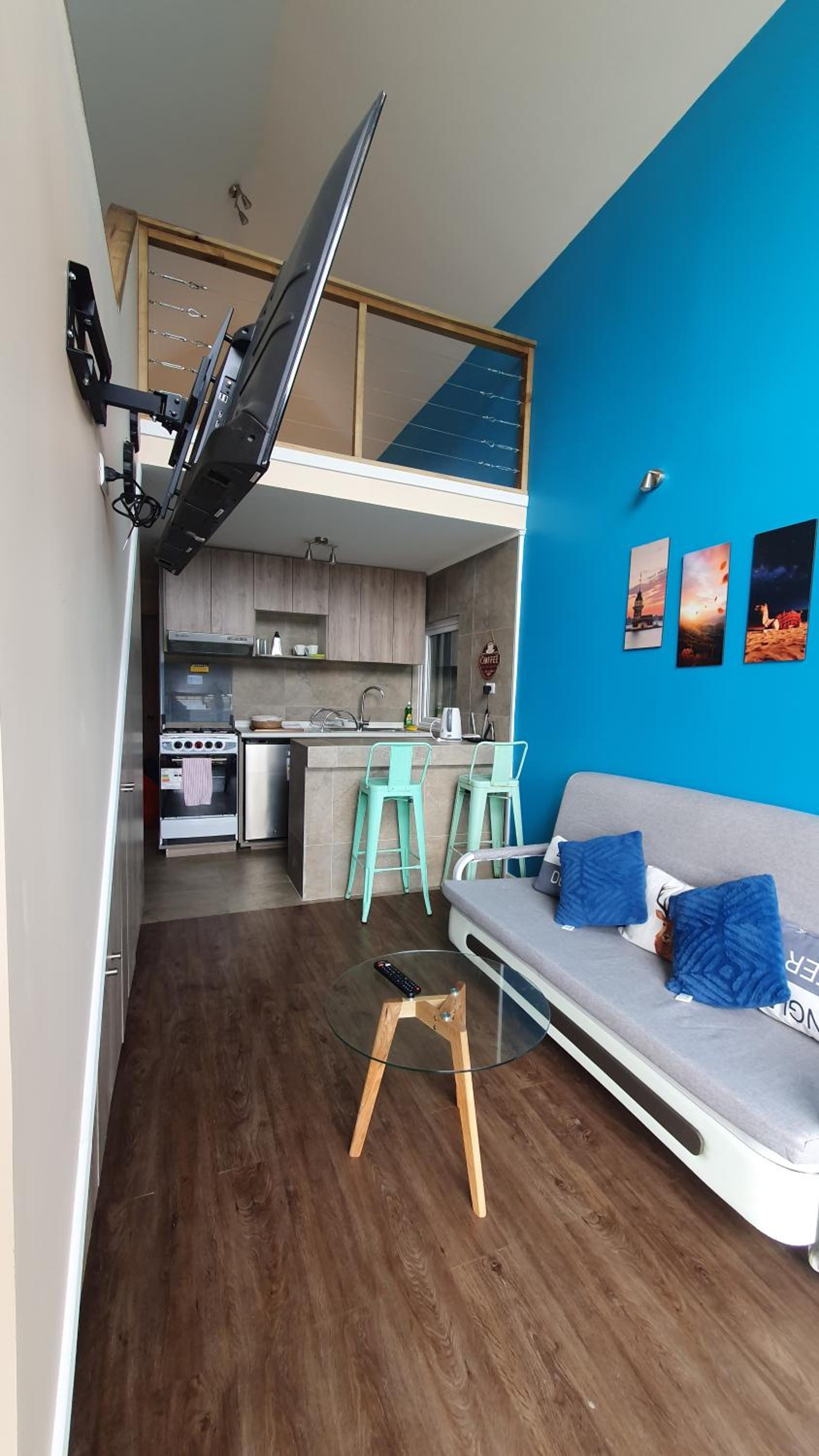 One-Bedroom Apartment photo 1