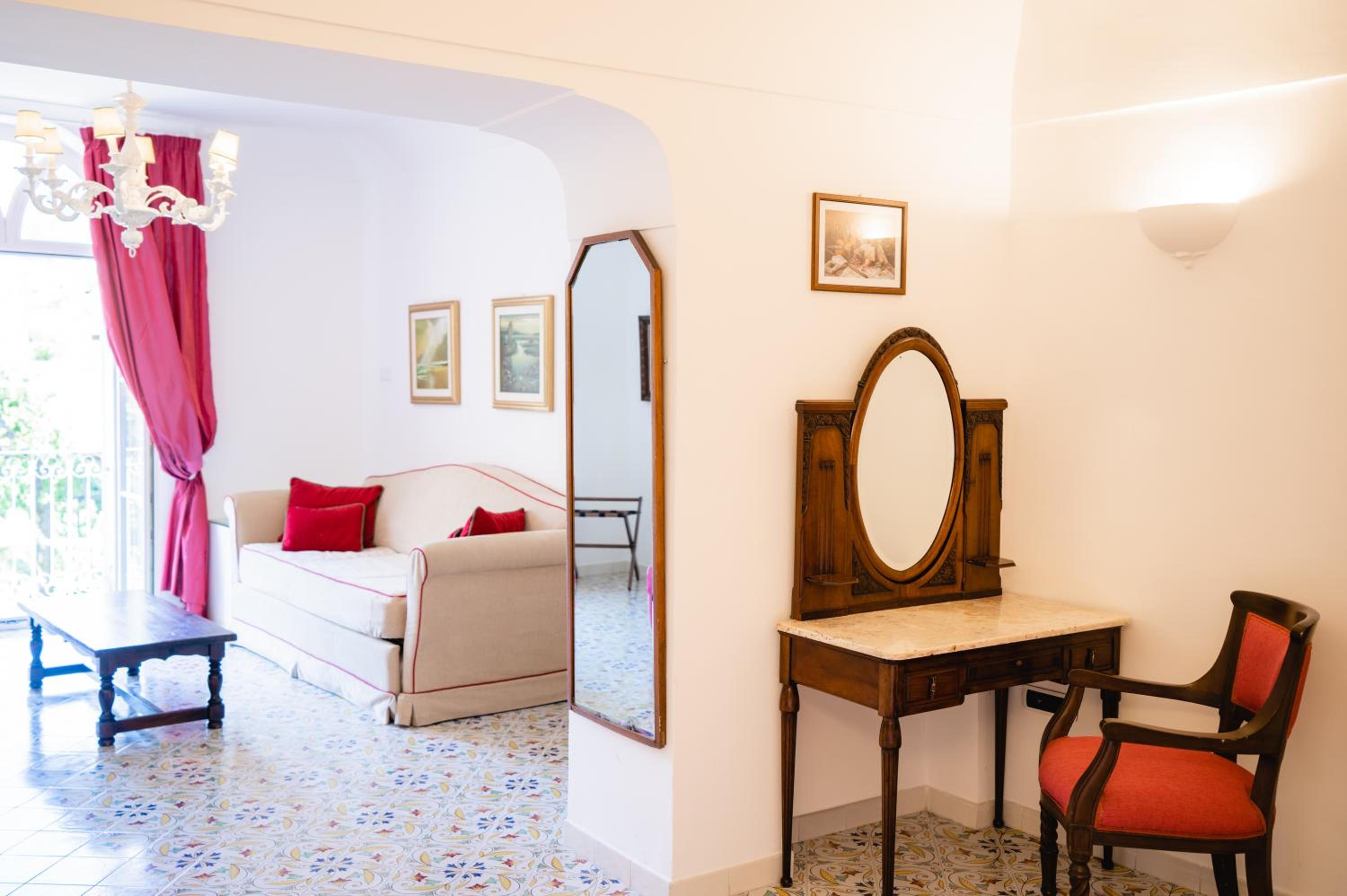 Superior Double or Twin Room - Photo 4