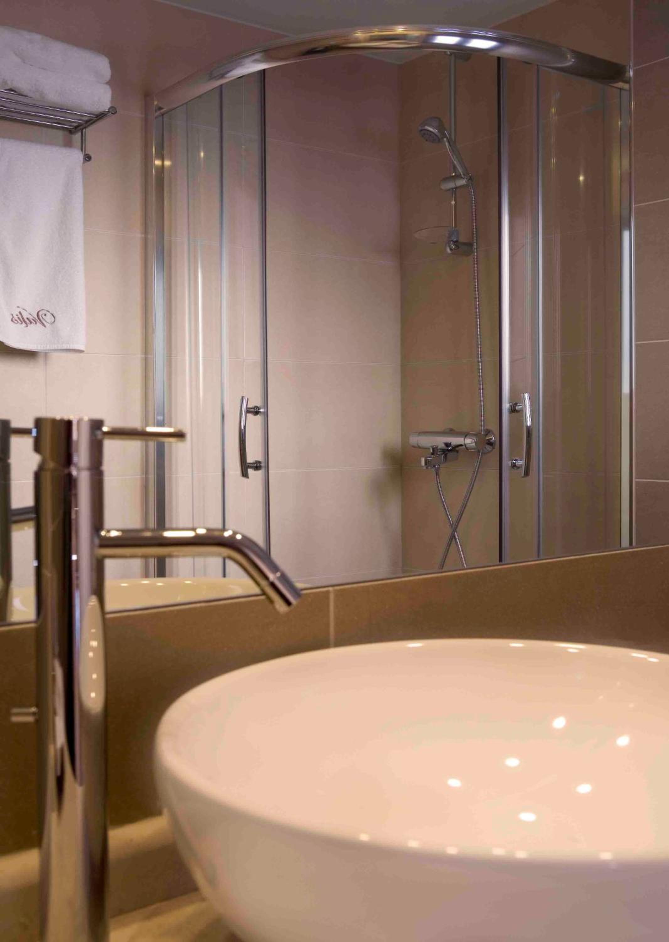 Double or Twin Room with Sea View photo 3