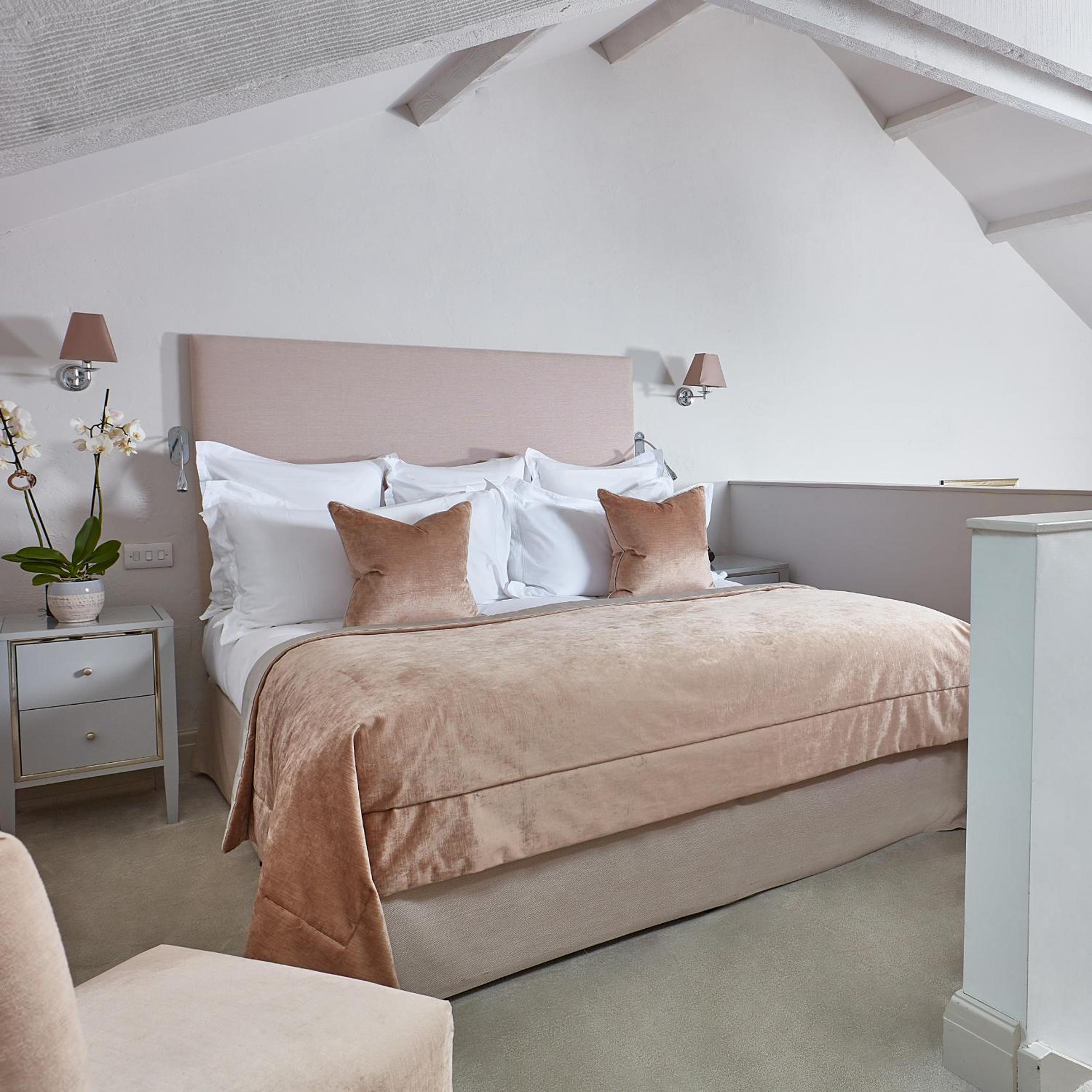 Suite - Photo 11