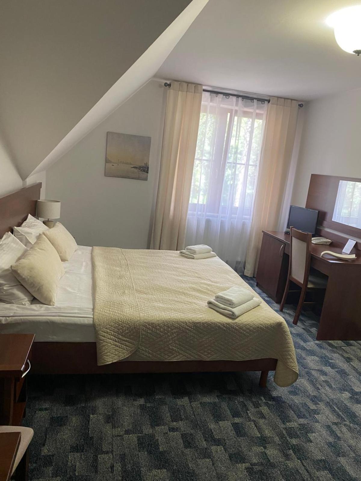 Double Room - Photo 4