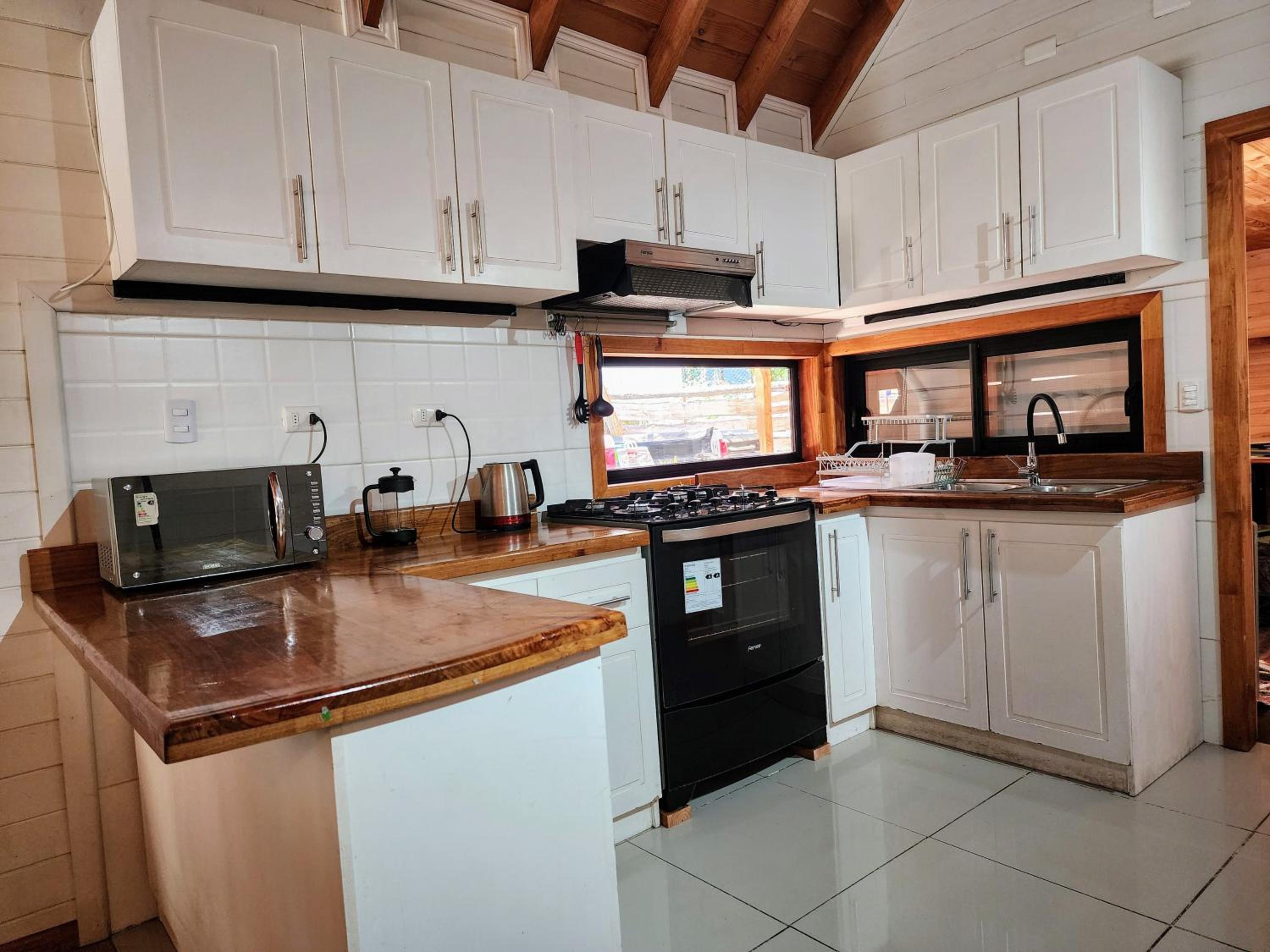Three-Bedroom House photo 3