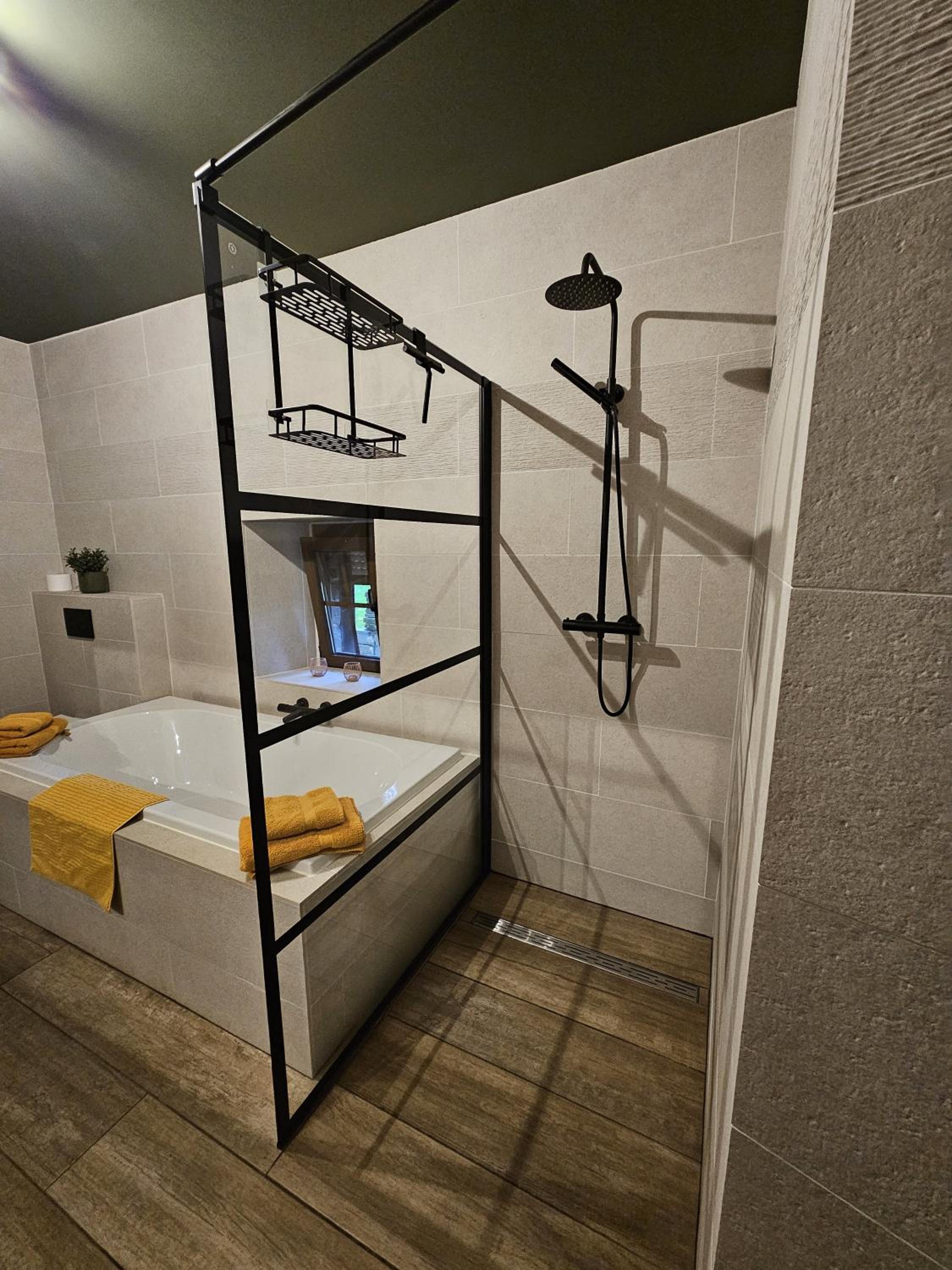 Double Room with Private Bathroom photo 2