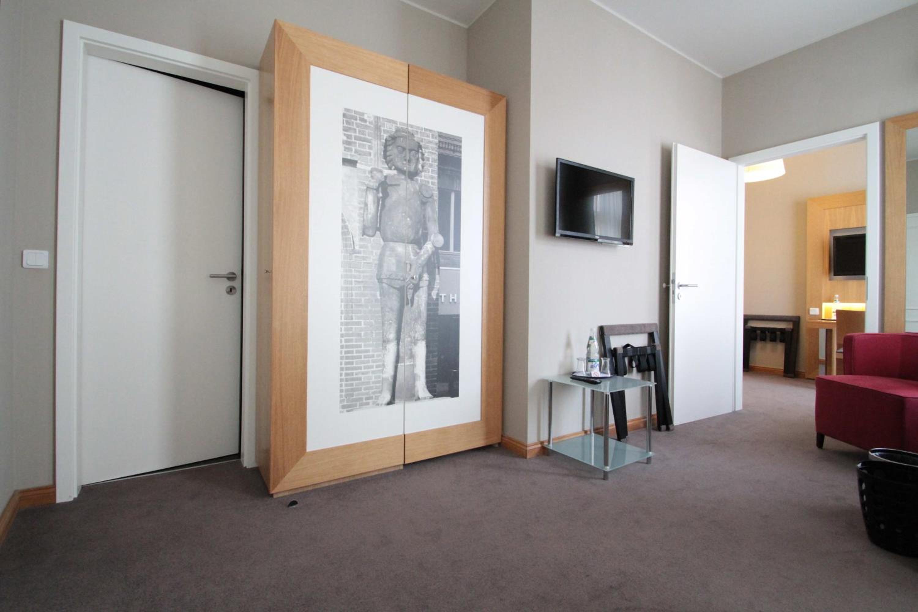 Family Room photo 2