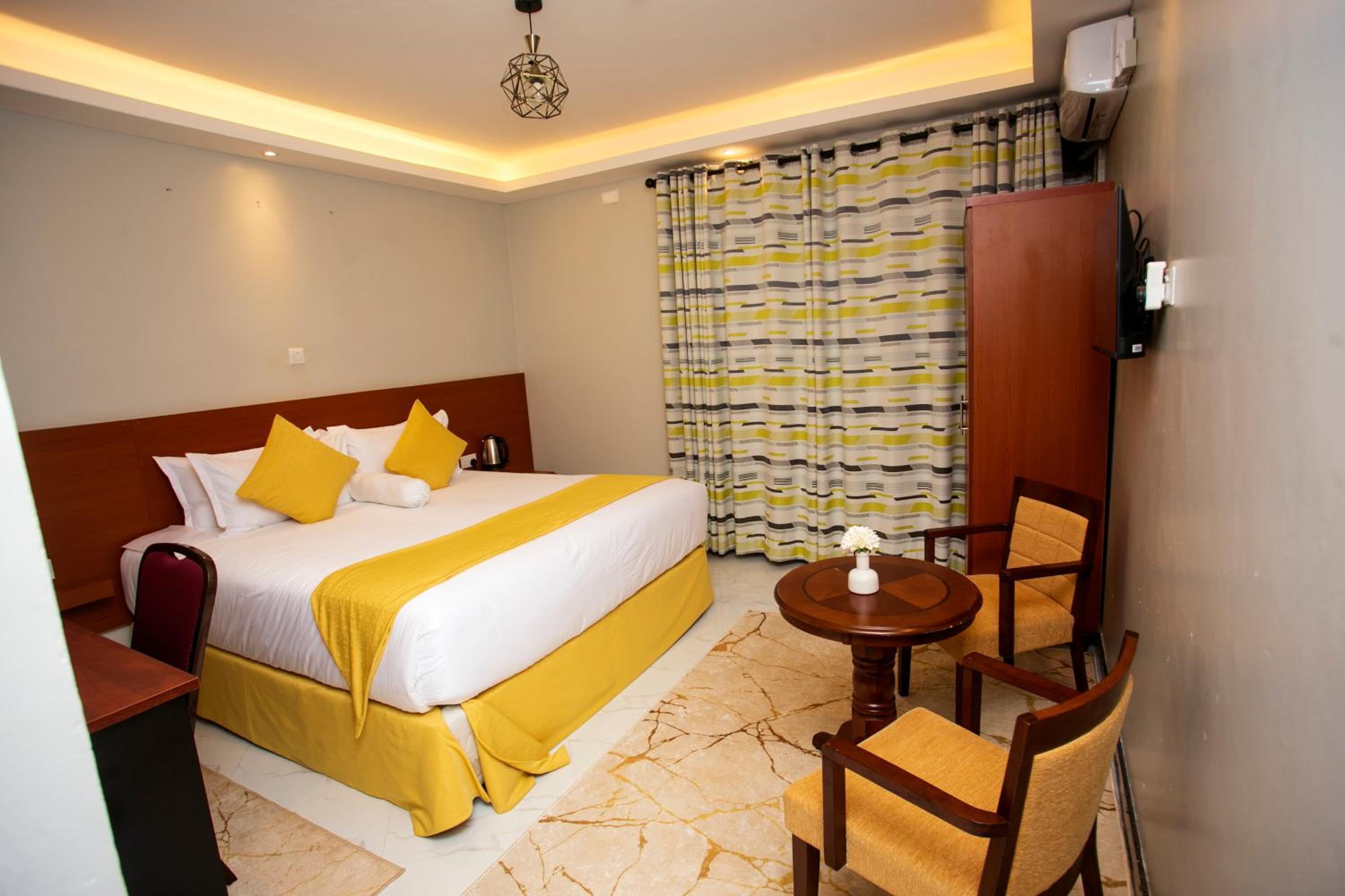Executive Suite photo 2