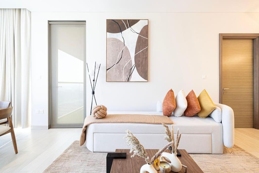 Two-Bedroom Apartment with View photo 2
