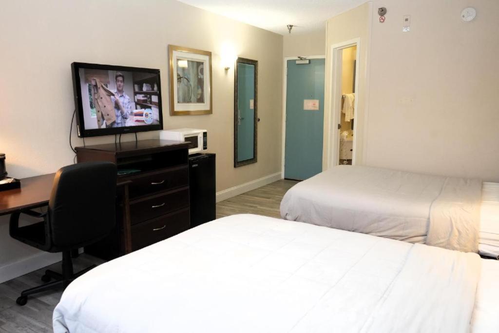 2 Full Bed - Photo 4