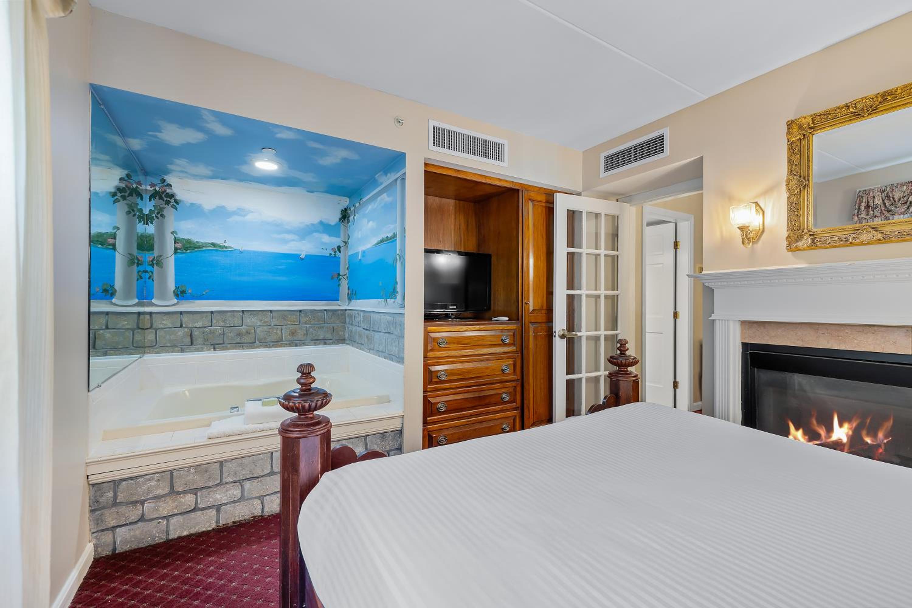 Non-Smoking Fireplace Suite - Photo 2