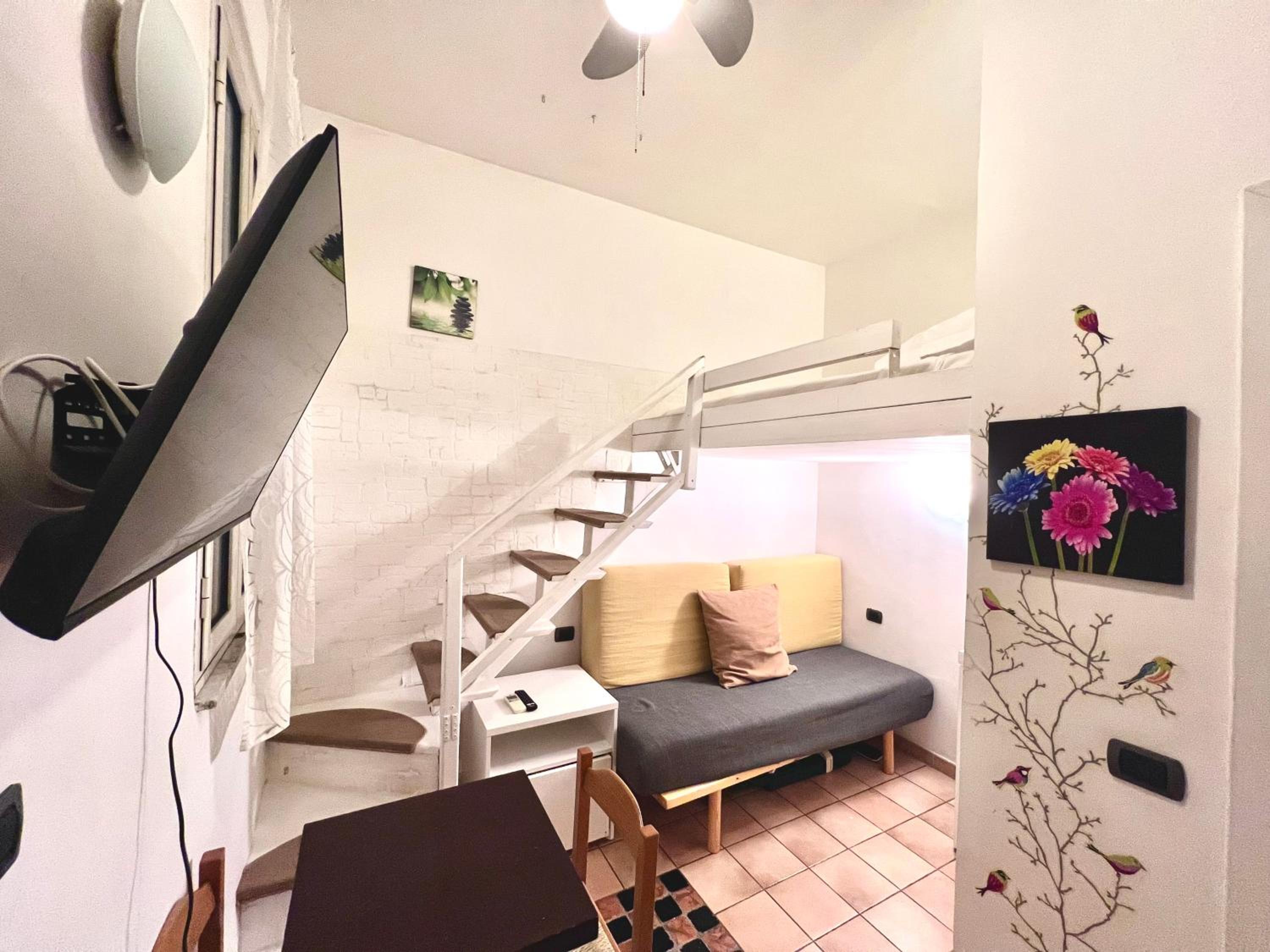 One-Bedroom Loft Apartment 