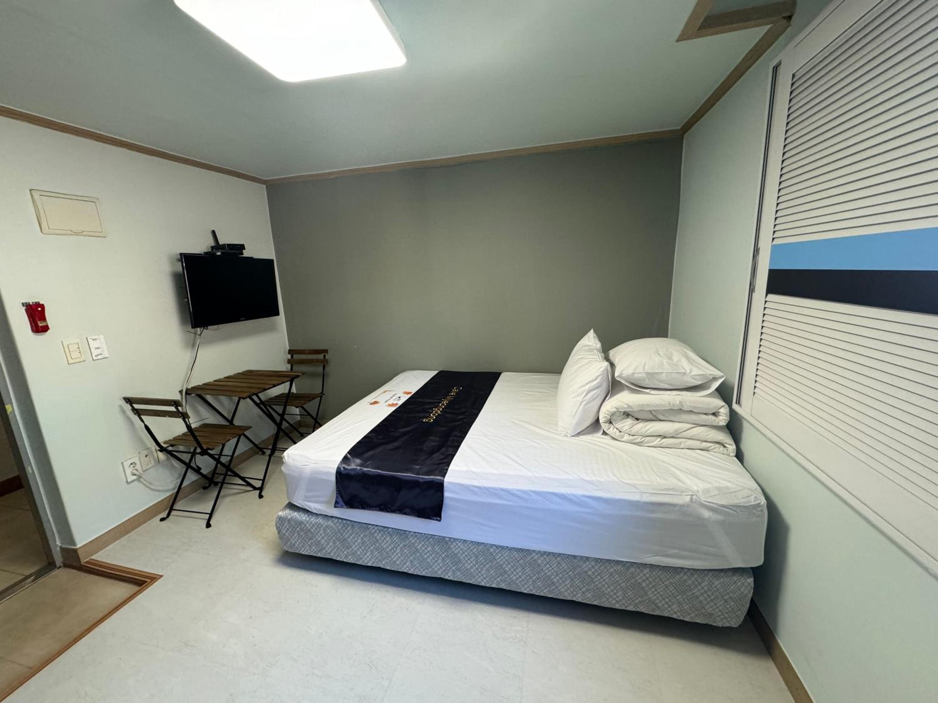 Standard Double Room - Photo 7