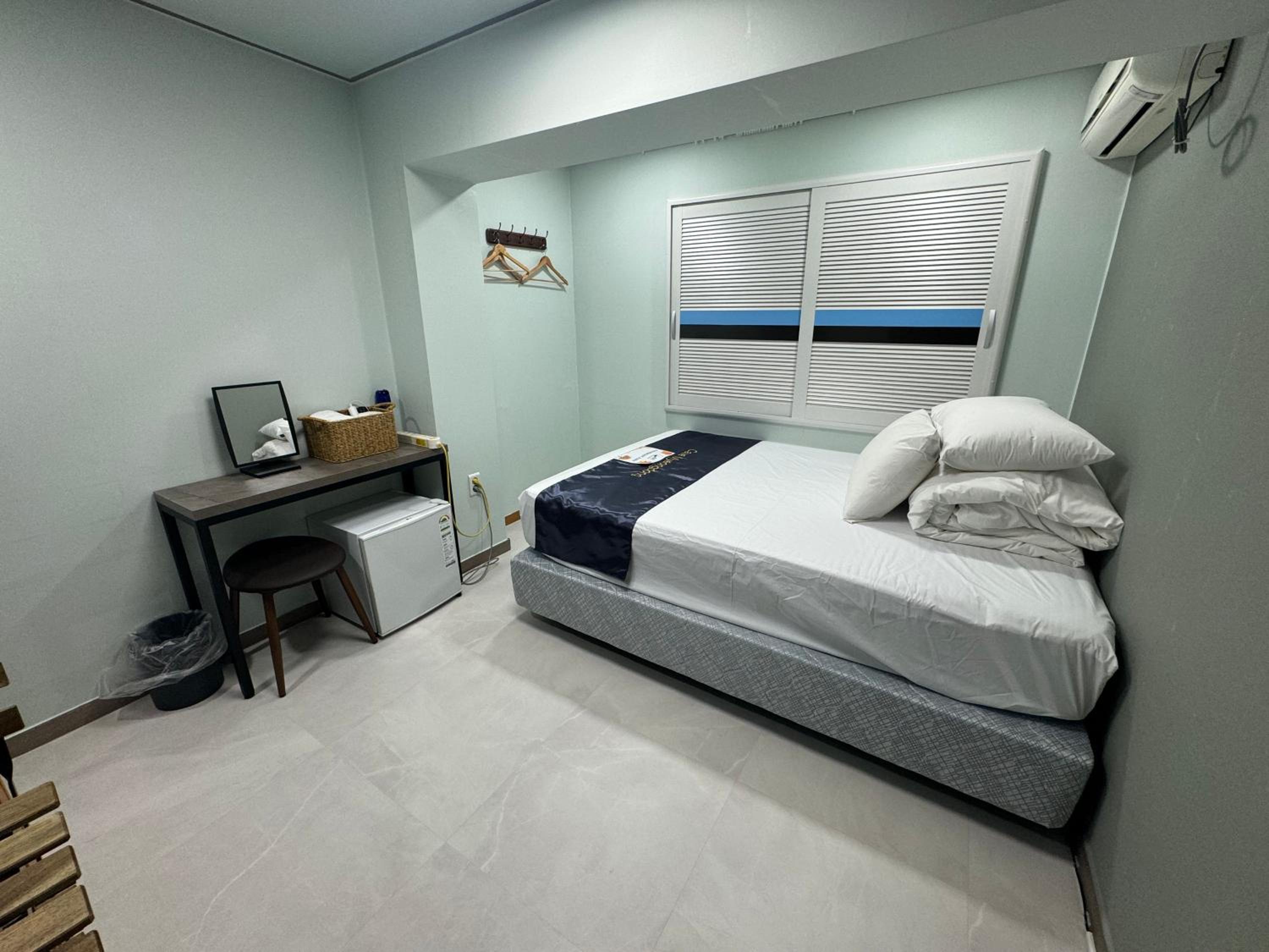 Standard Double Room - Photo 11