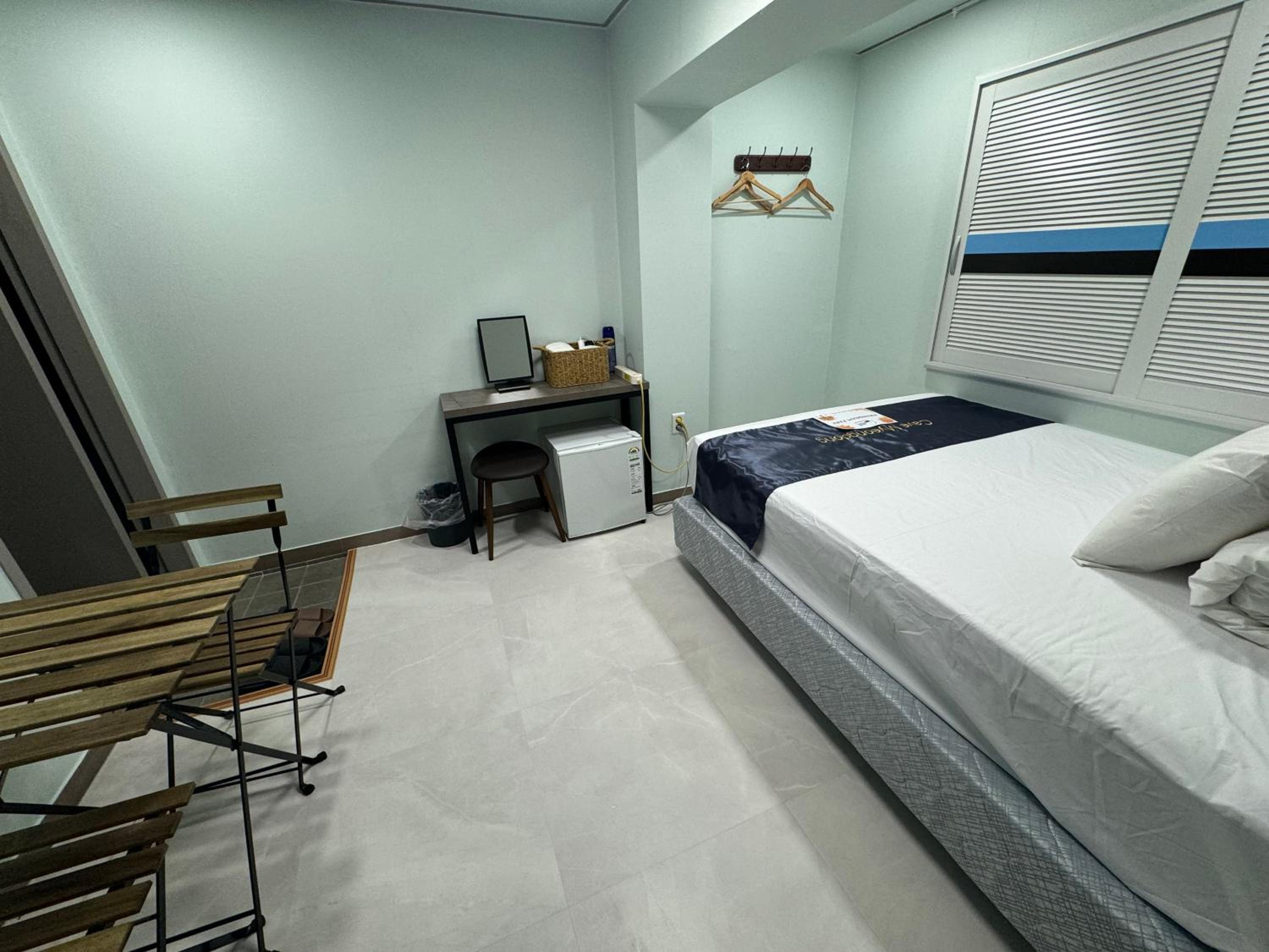 Standard Double Room - Photo 15