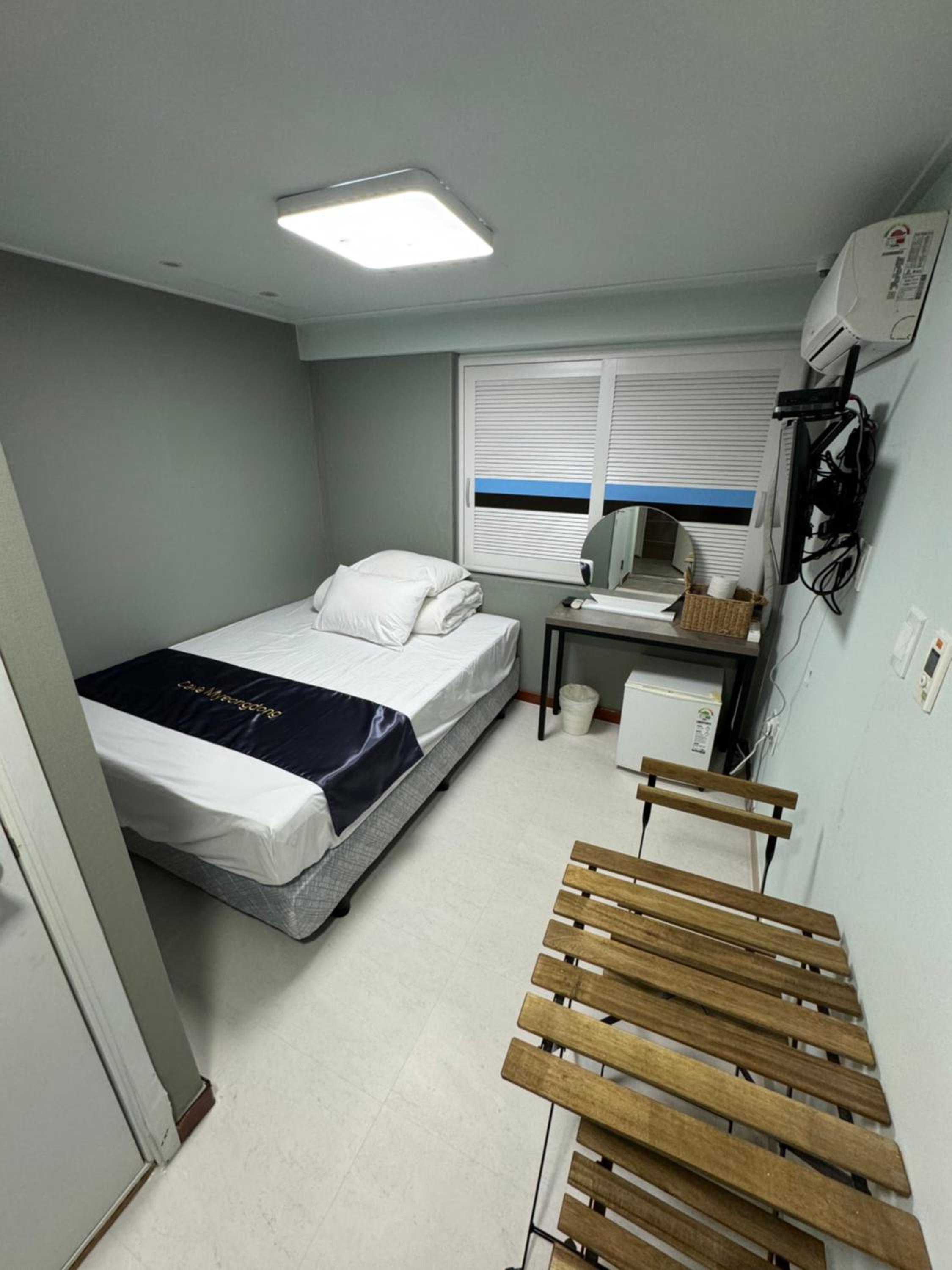 Standard Double Room - Photo 17