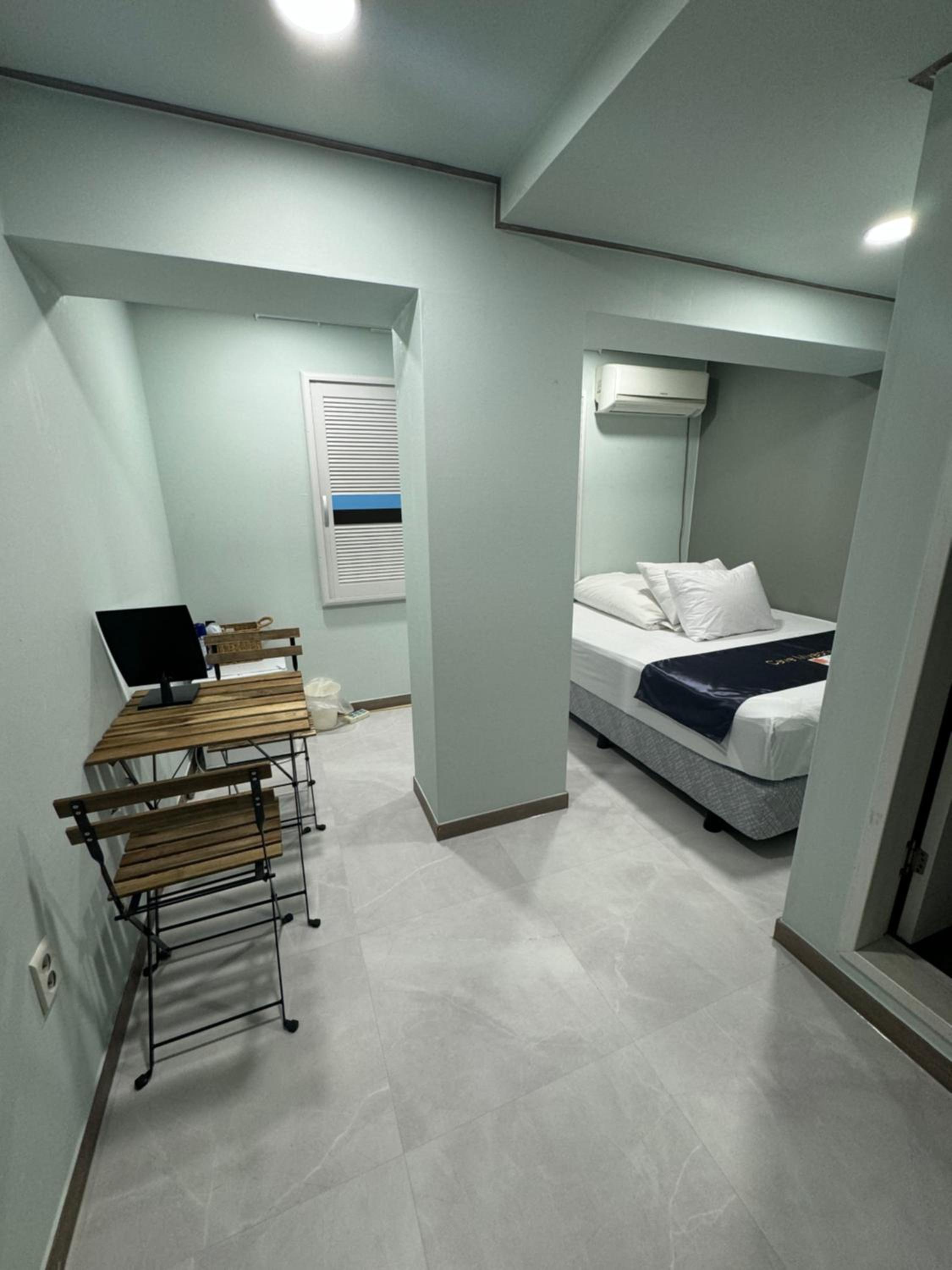 Standard Double Room - Photo 9