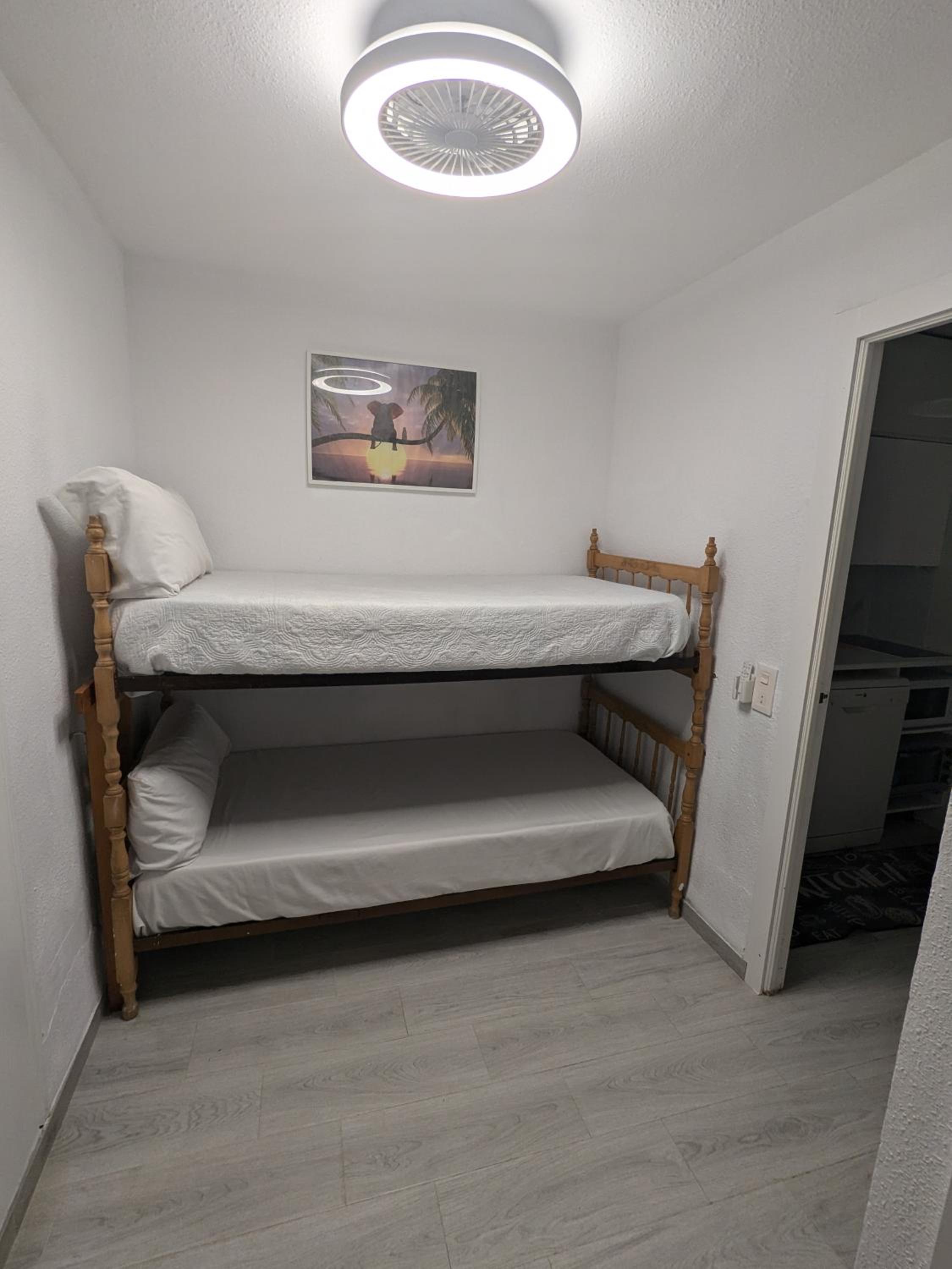 Apartamento con vista a la piscina