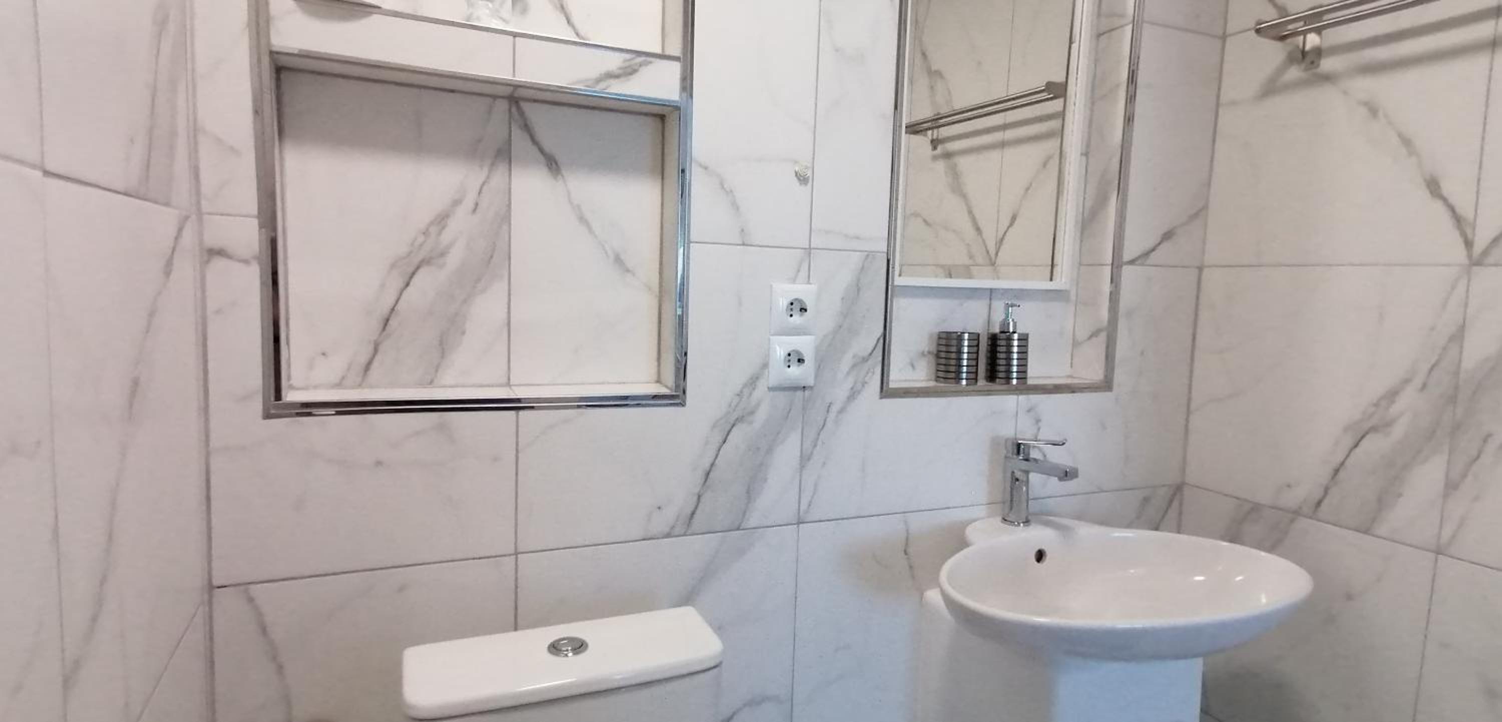 Large Double Room - Photo 30