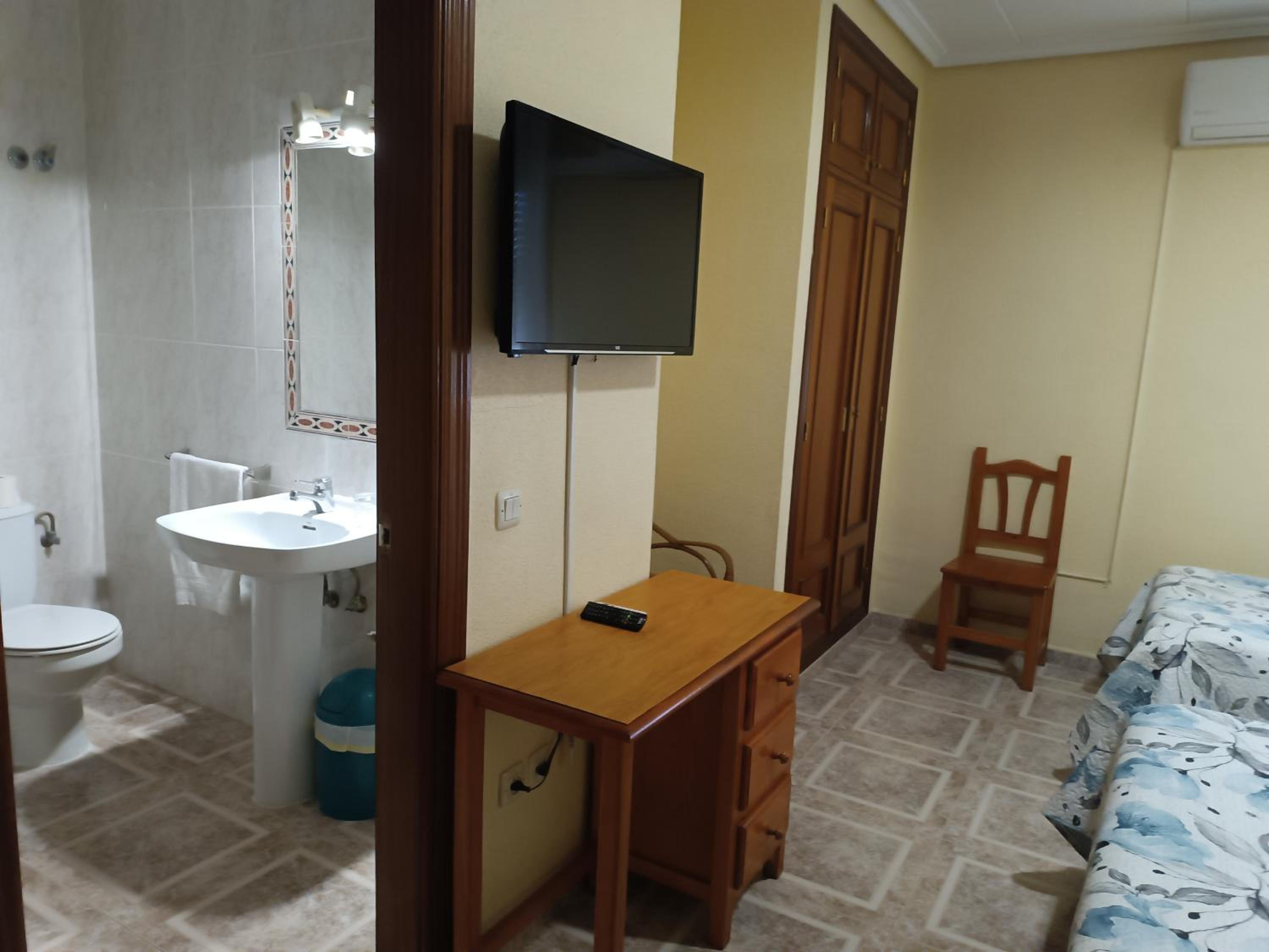Quadruple Room with Bathroom photo 2