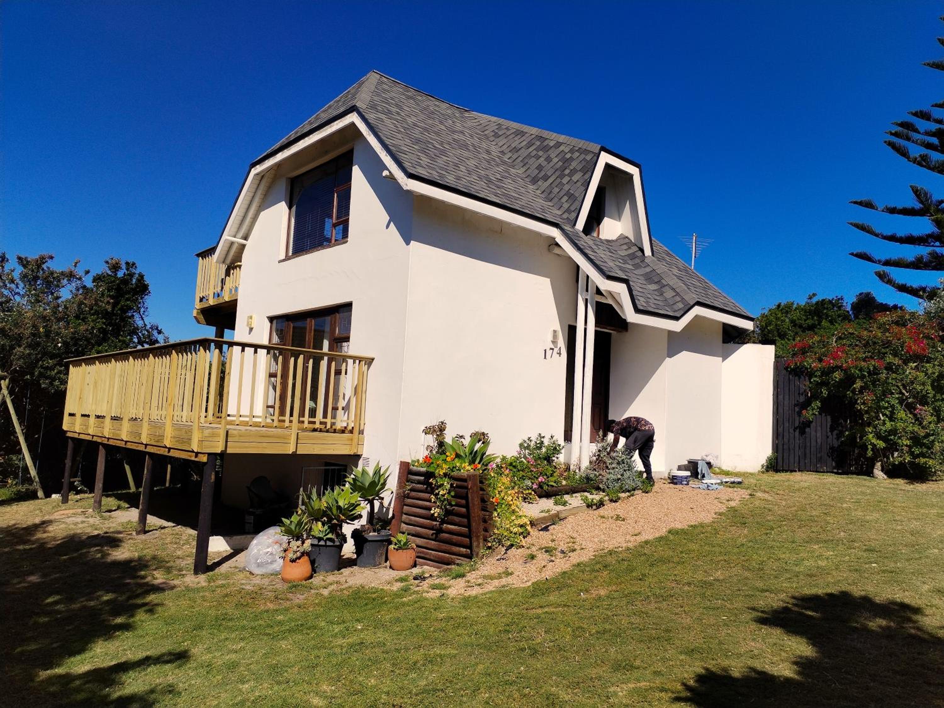 Two-Bedroom House photo 2