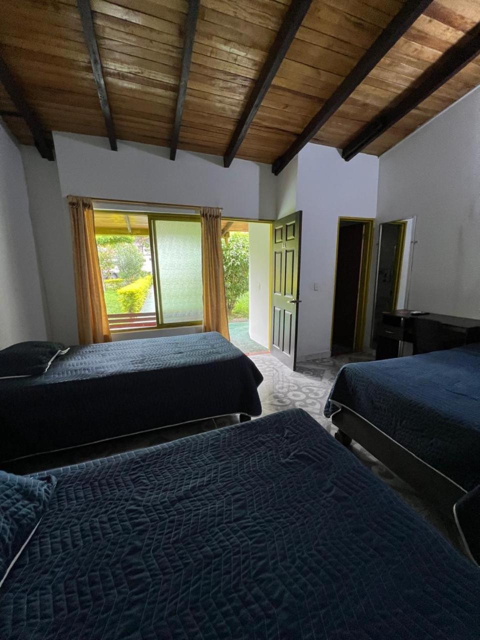 Family Room with Private Bathroom photo 3