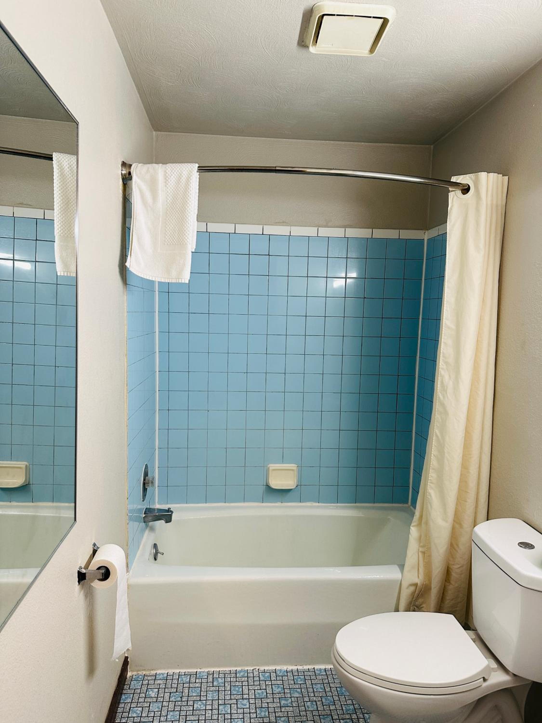 Double Room with Two Double Beds - Non-Smoking - Photo 10