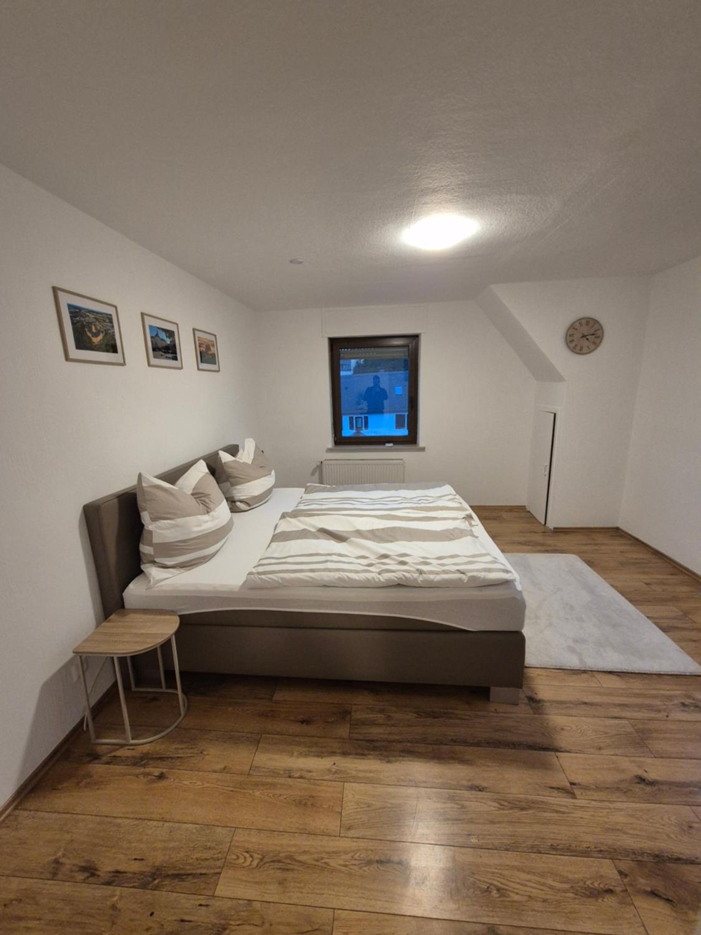 One-Bedroom Apartment photo 1
