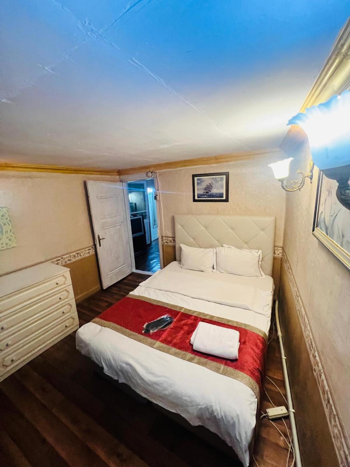 Economy Double Room photo 2