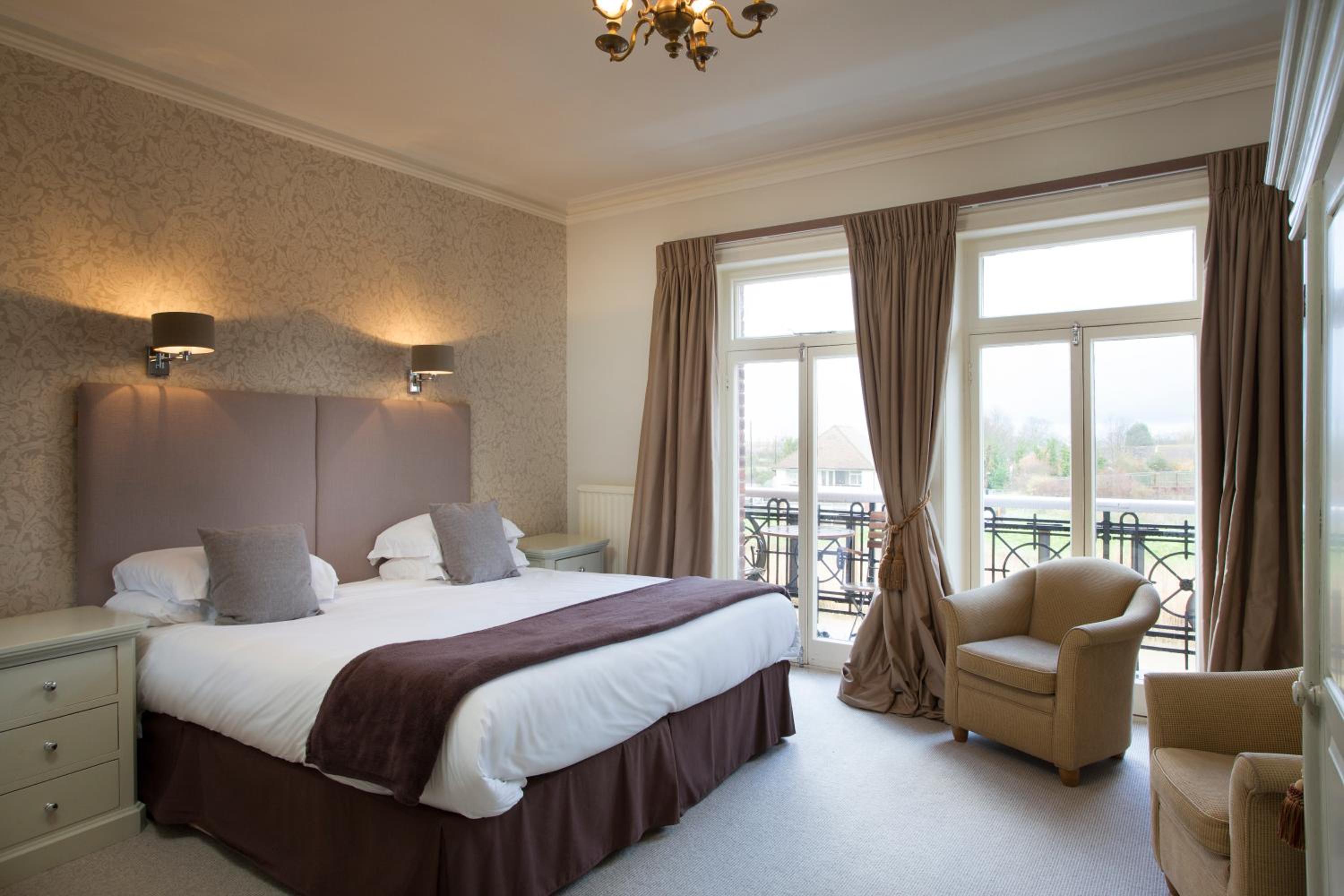 Double Room with River View - Photo 4