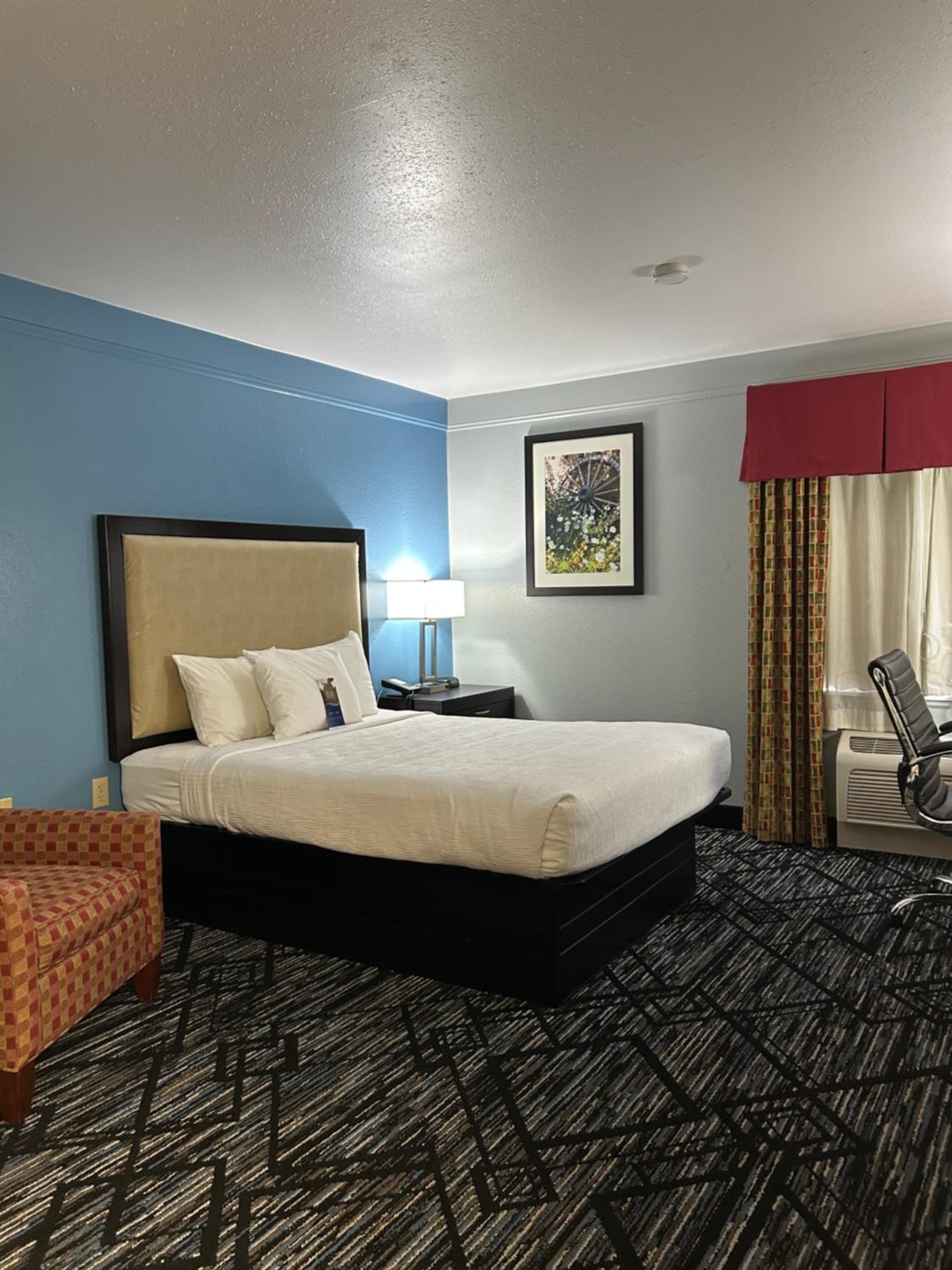 Queen Room - Disability Access/Non-Smoking - Photo 1