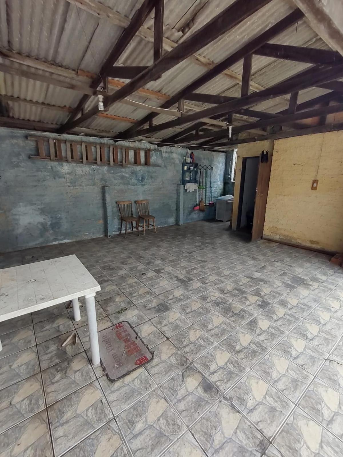 Four-Bedroom House photo 2