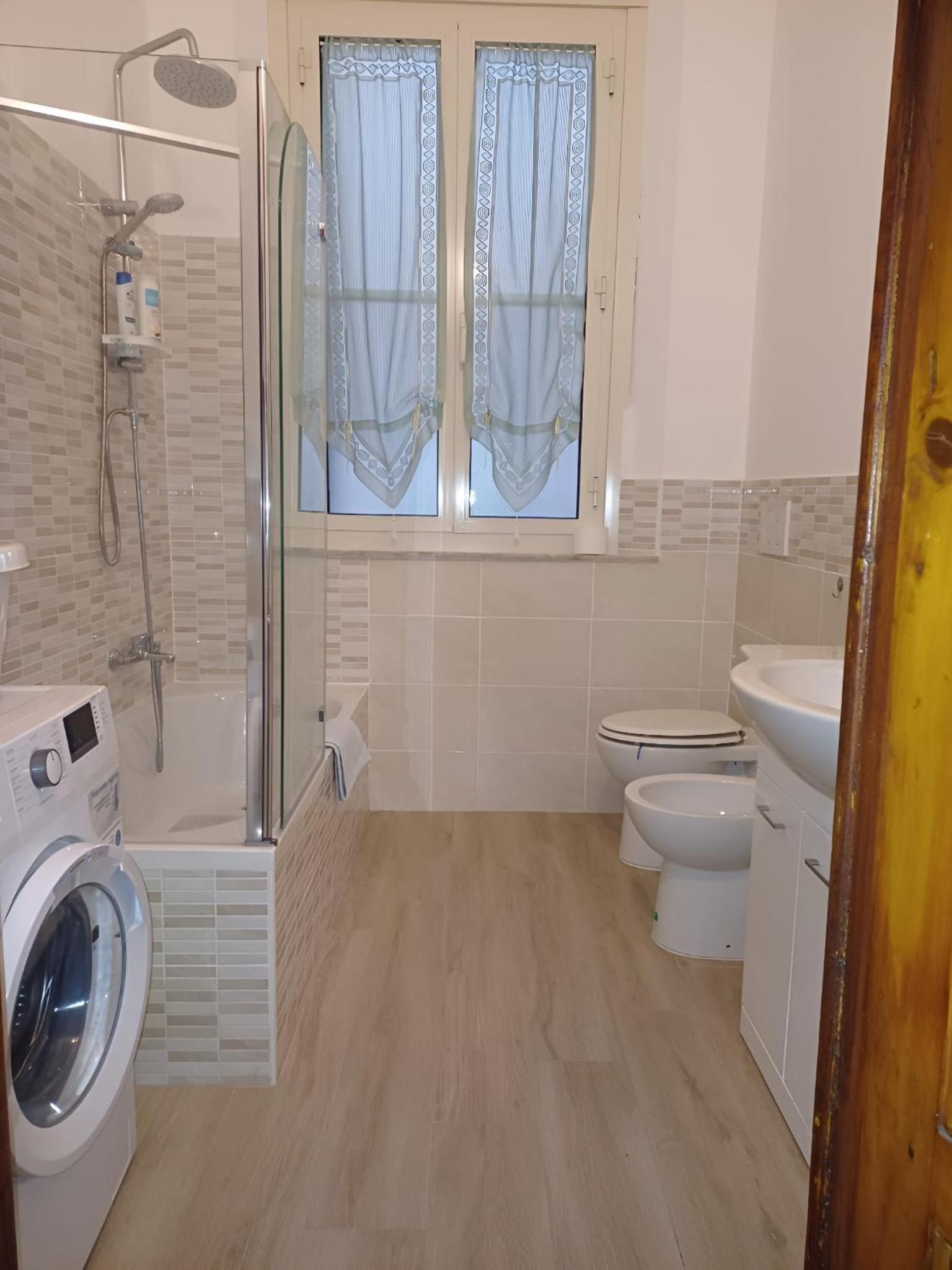 Three-Bedroom Apartment with Balcony photo 2