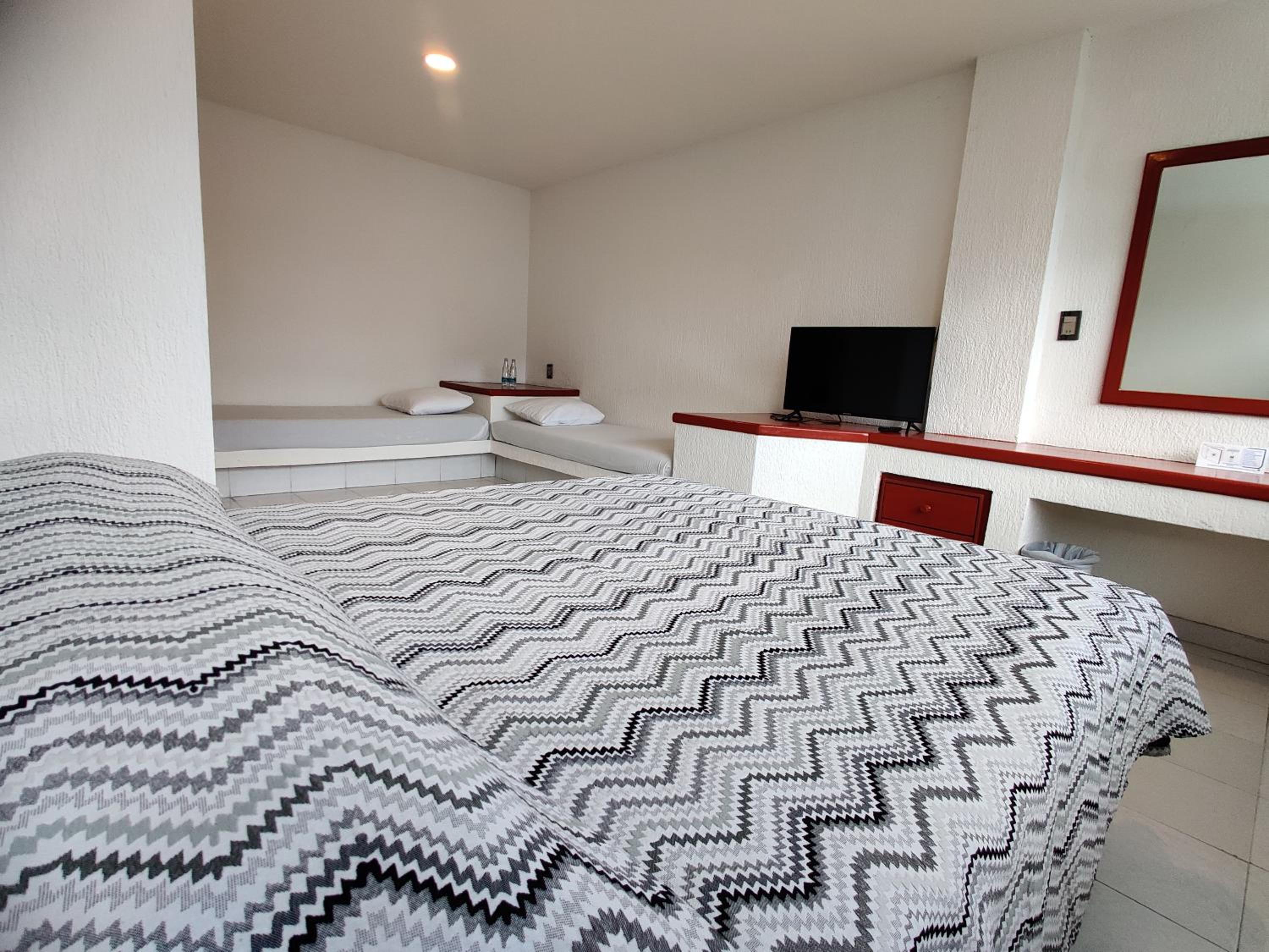 Double Room with Sea View - Photo 11