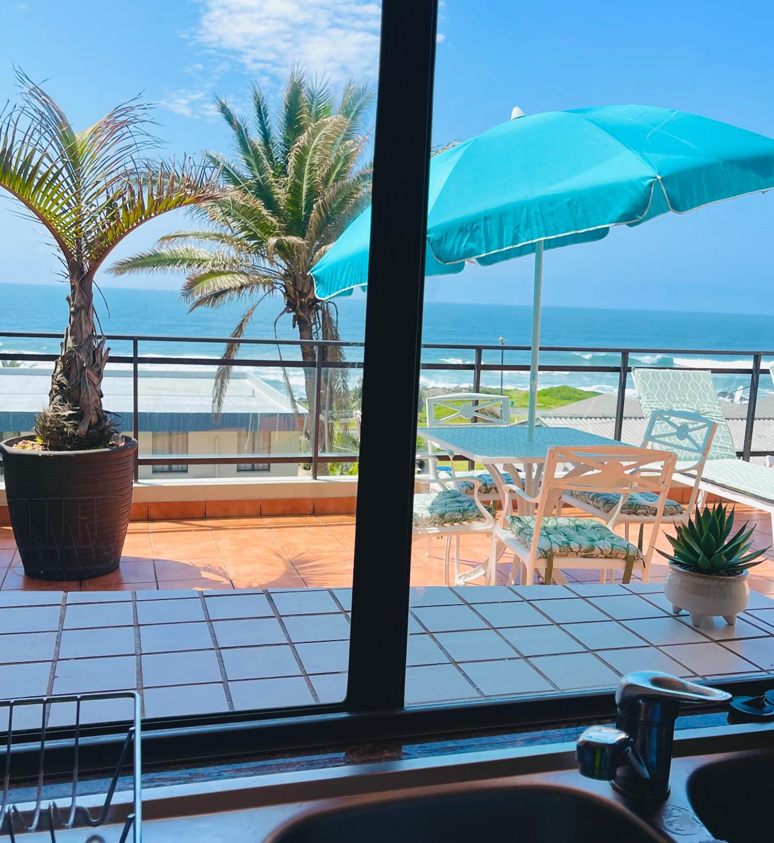 Two-Bedroom Apartment with Balcony and Sea View photo 3