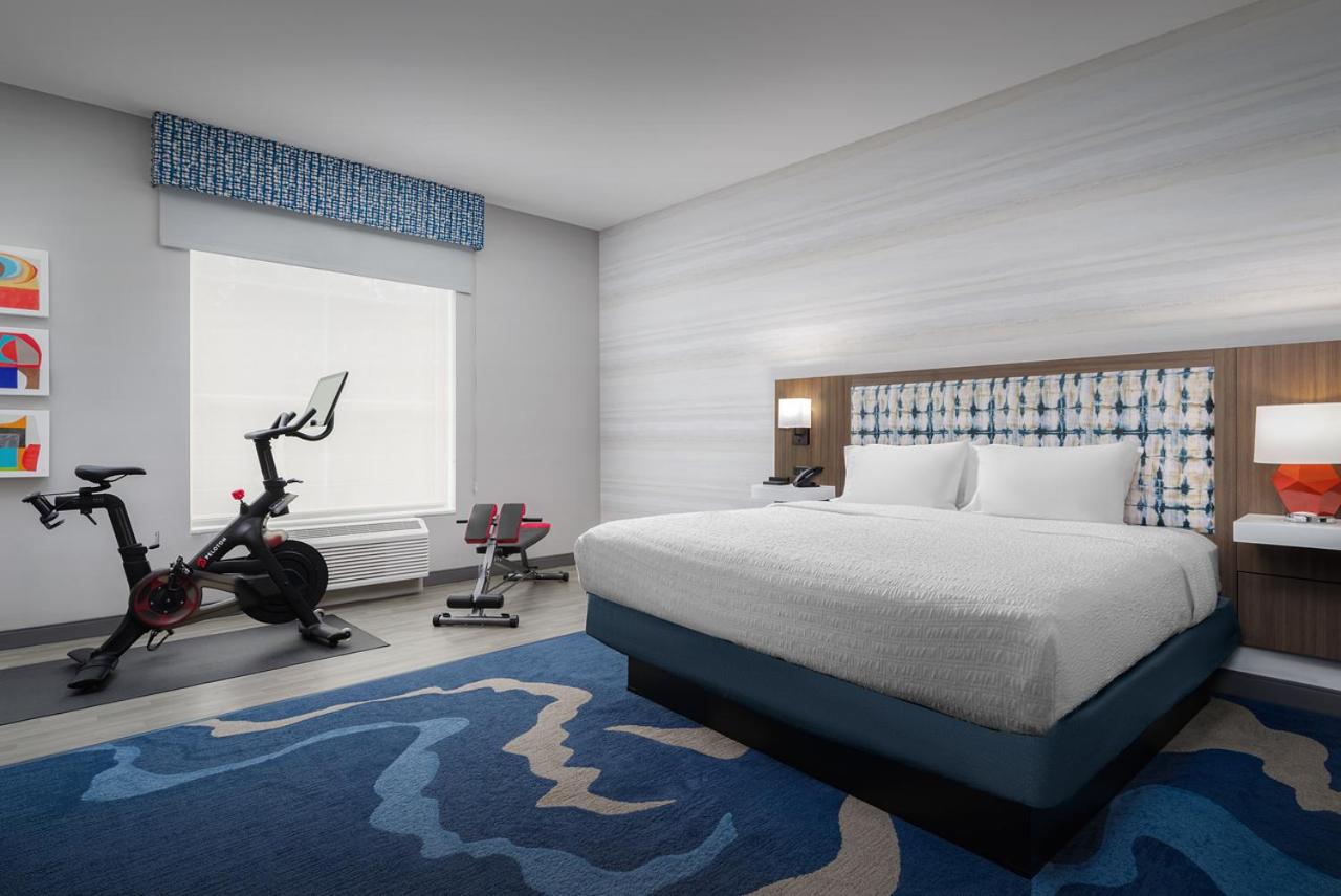 King Room with Peloton Bike - Ground Floor