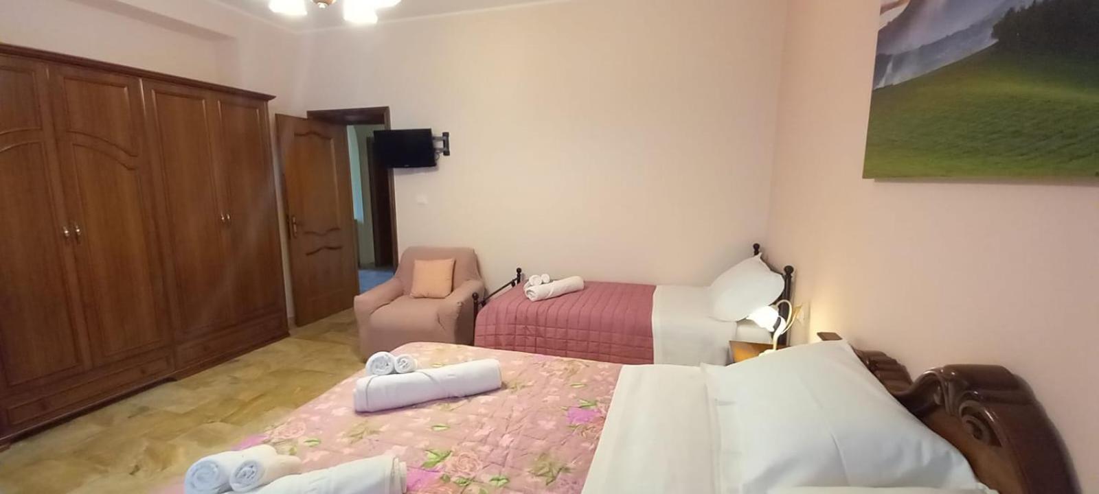 Two-Bedroom House photo 3