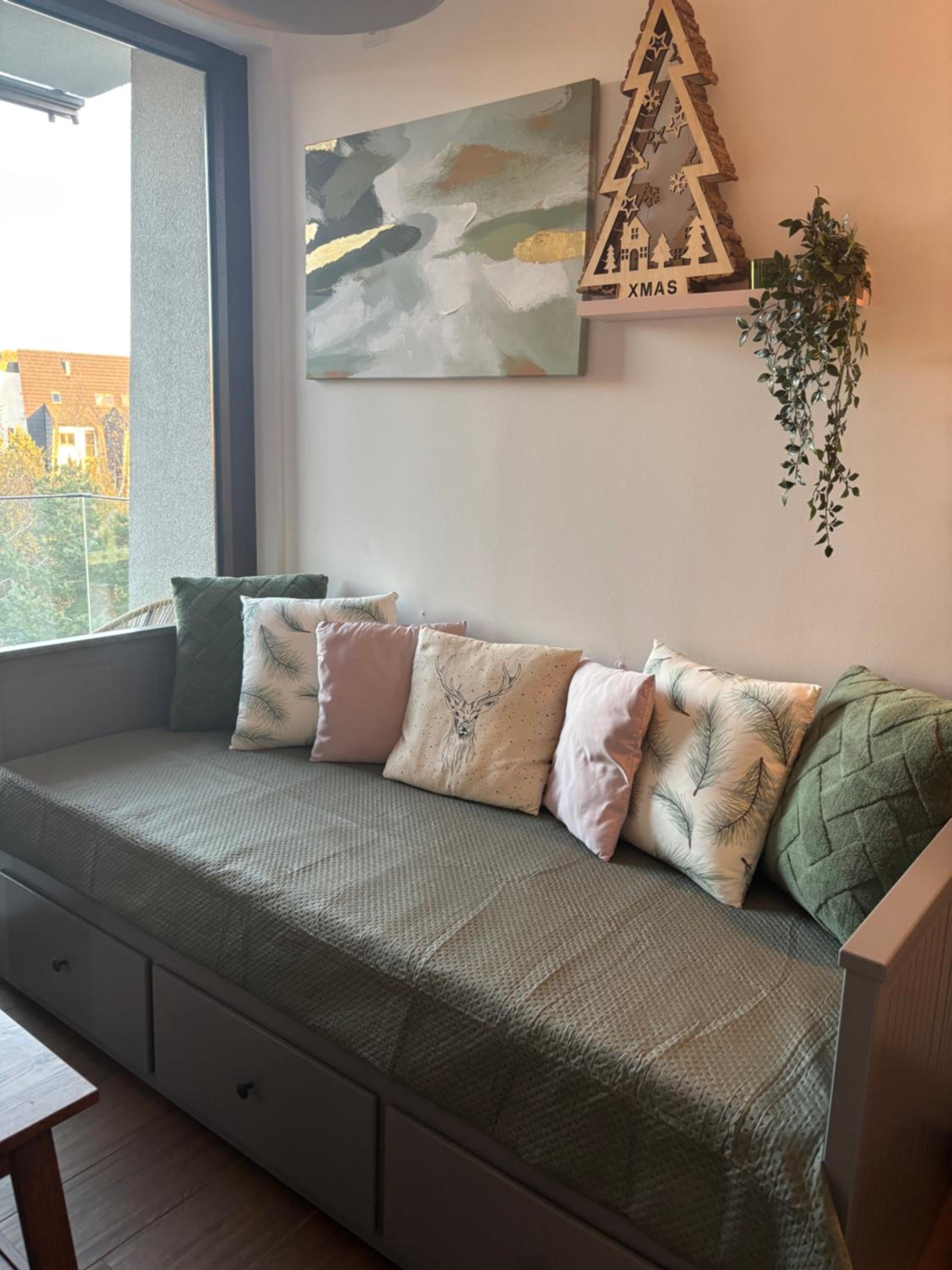One-Bedroom Apartment photo 1